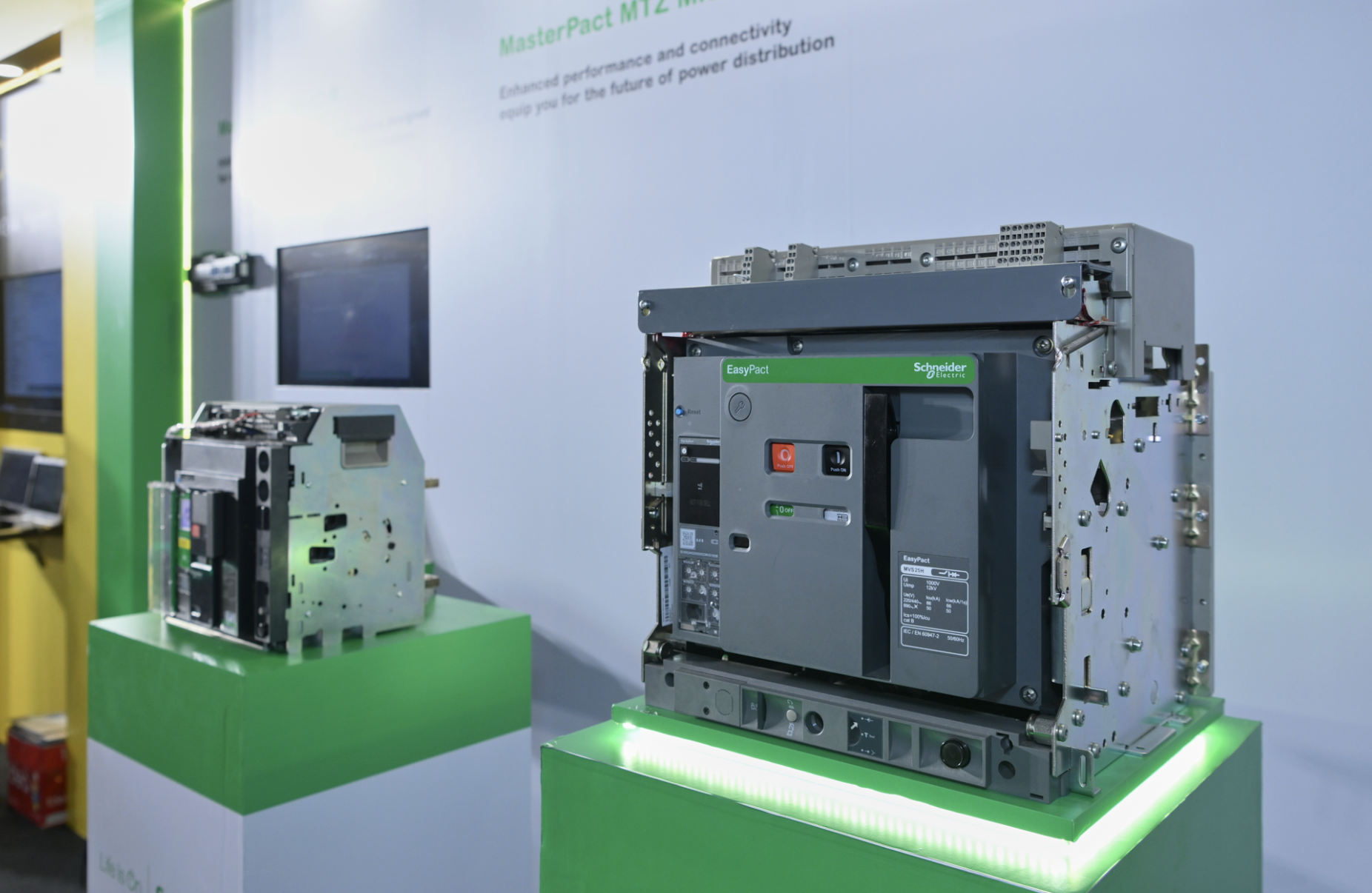 Schneider Electric ra mắt giải pháp máy cắt không khí thế hệ mới - Ảnh 1.