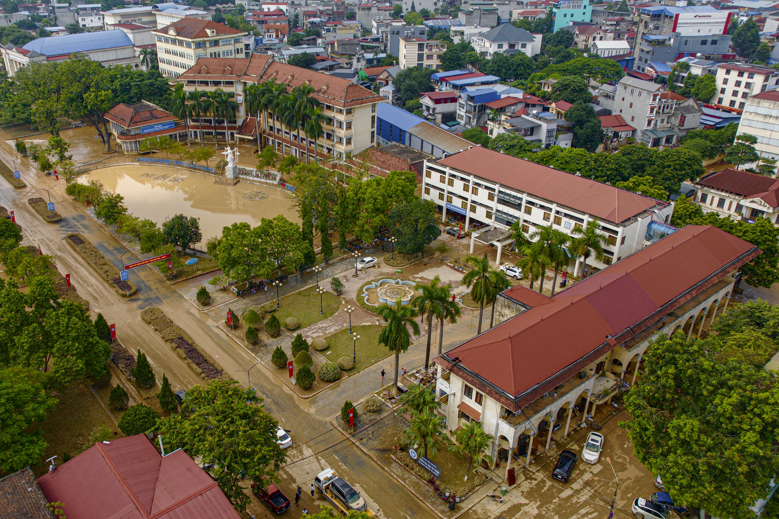Hình ảnh Trường ĐH Sư phạm Thái Nguyên ngổn ngang sau lũ lịch sử- Ảnh 1. Hình ảnh Trường ĐH Sư phạm Thái Nguyên ngổn ngang sau lũ lịch sử- Ảnh 1.