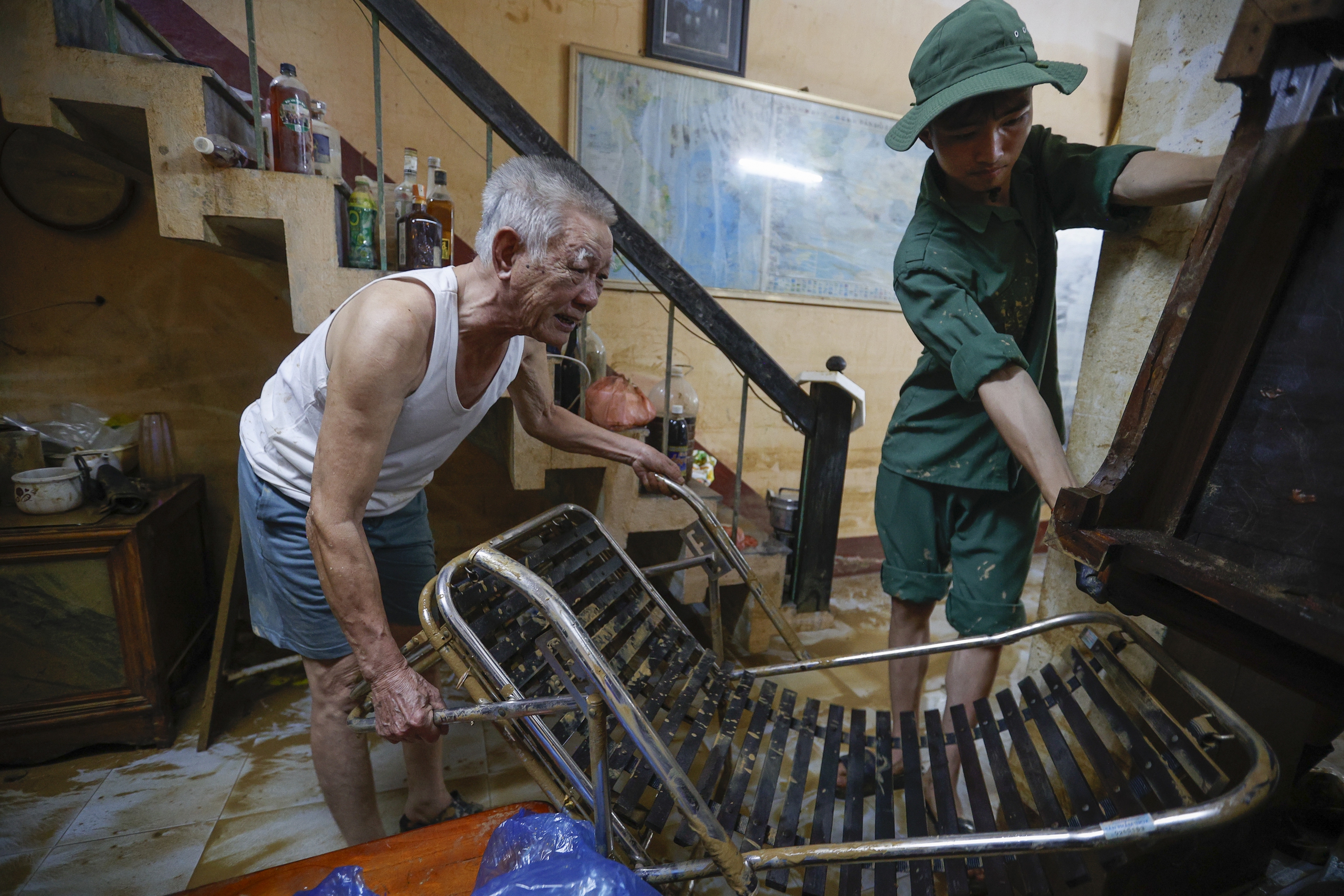 Hình ảnh Trường ĐH Sư phạm Thái Nguyên ngổn ngang sau lũ lịch sử- Ảnh 21. Hình ảnh Trường ĐH Sư phạm Thái Nguyên ngổn ngang sau lũ lịch sử- Ảnh 21.