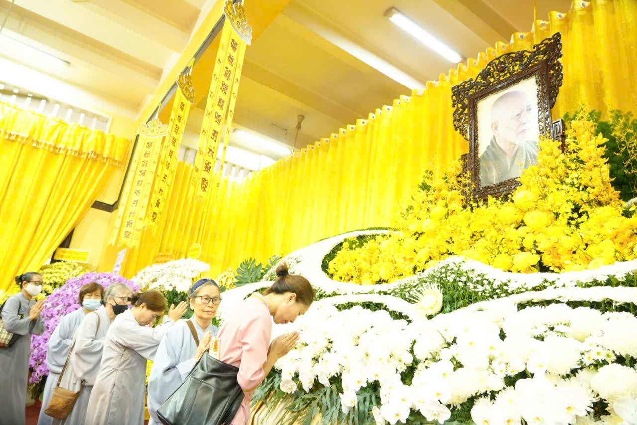 Các đoàn viếng tang trưởng lão hòa thượng Thích Trí Tịnh tại chùa Vĩnh Nghiêm - Ảnh 9.
