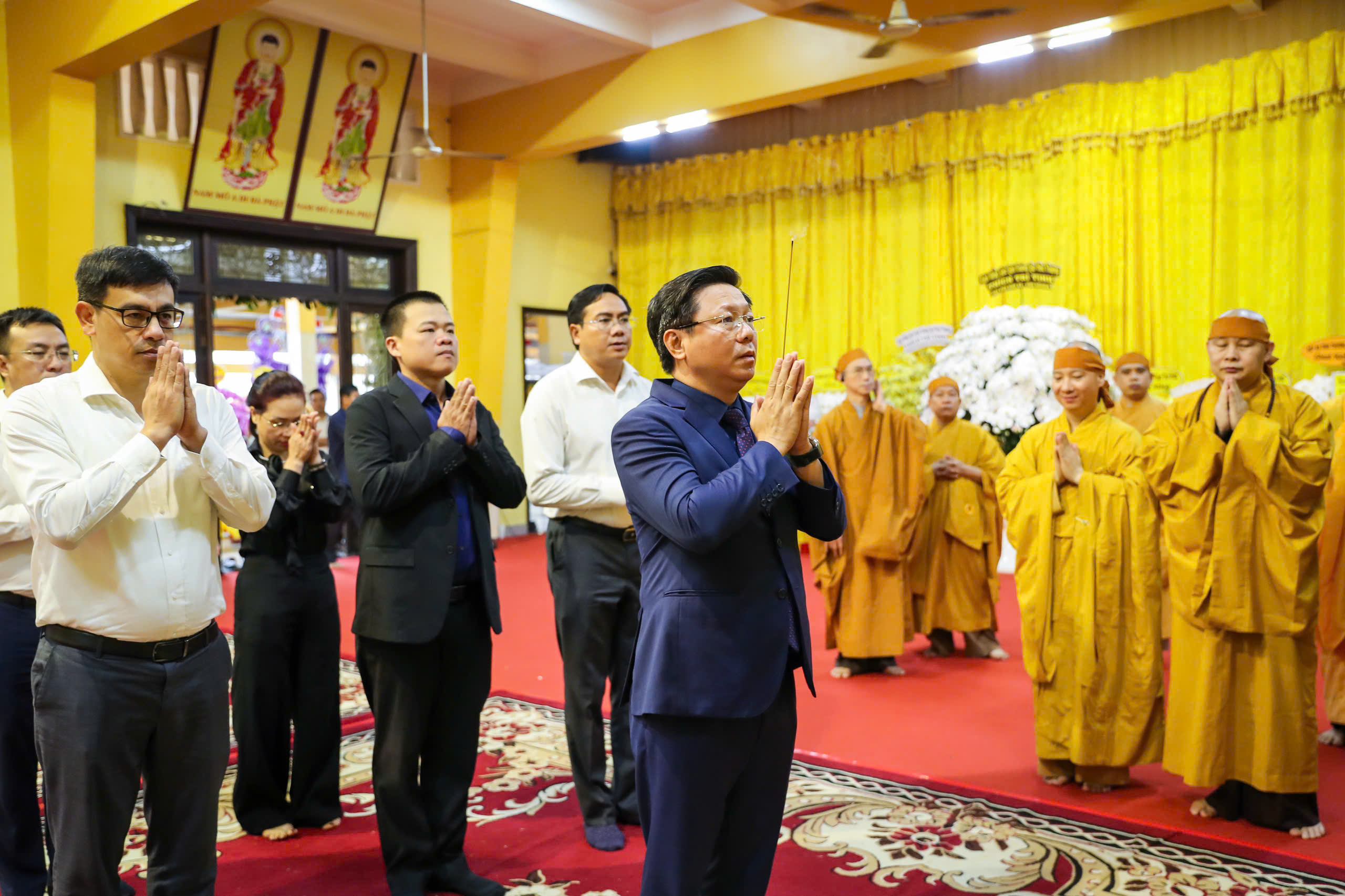 Lãnh đạo Đảng, Nhà nước, MTTQ Việt Nam viếng tang trưởng lão hòa thượng Thích Trí Tịnh- Ảnh 4. Lãnh đạo Đảng, Nhà nước, MTTQ Việt Nam viếng tang trưởng lão hòa thượng Thích Trí Tịnh- Ảnh 4.