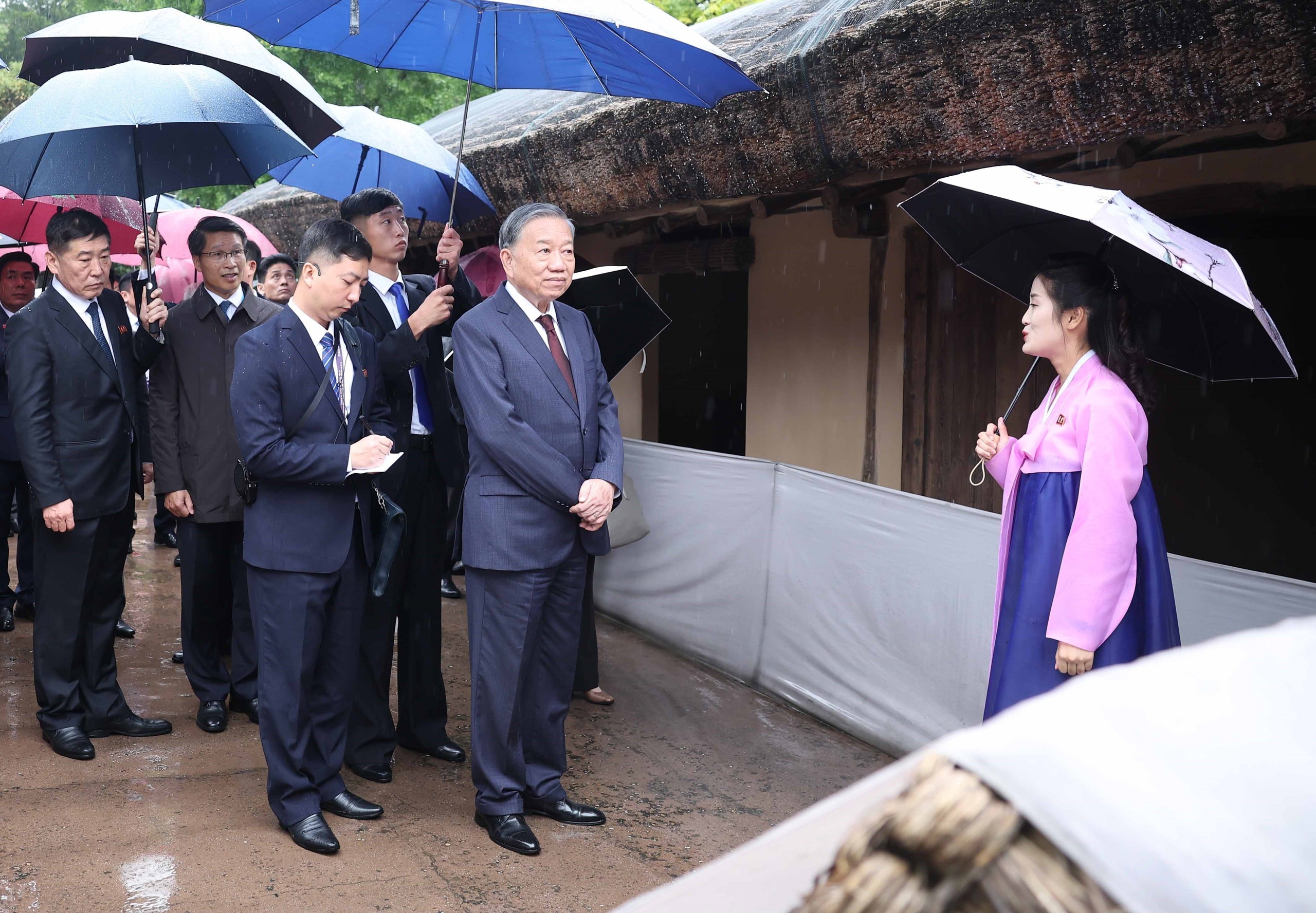 Tổng Bí thư Tô Lâm đặt hoa tưởng nhớ Chủ tịch Kim Nhật Thành- Ảnh 2.