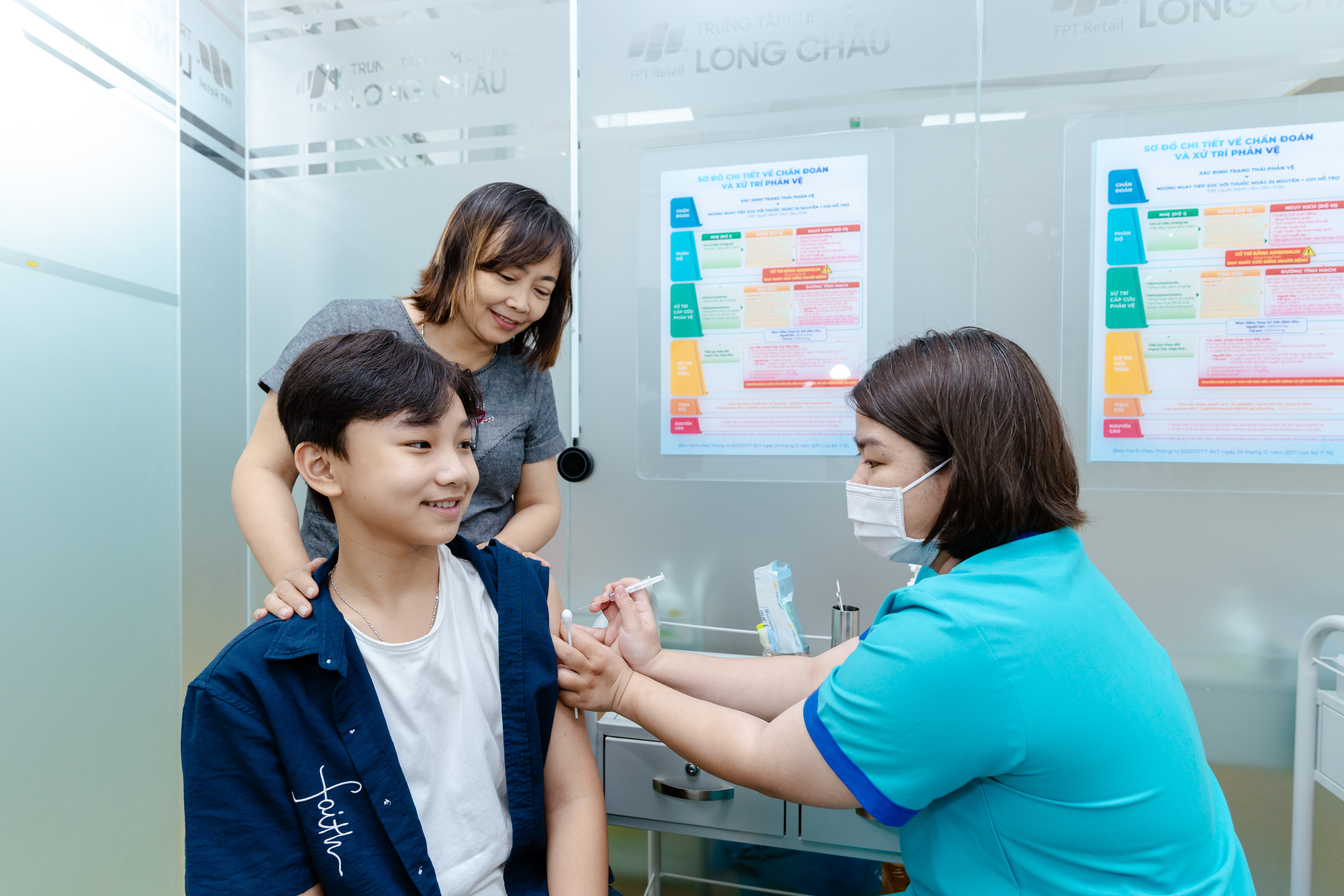 Bác sĩ 24/7: Tiêm vắc xin phòng sốt xuất huyết mấy mũi mới hiệu quả? - Ảnh 1.