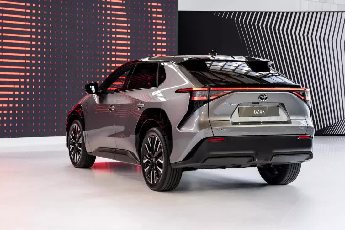 Toyota tiến sát 'đỉnh cao' công nghệ xe điện với pin thể rắn - Ảnh 1.