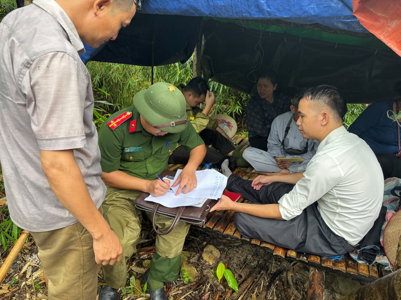 Ngăn chặn nhóm người hành lễ trái phép ở Quảng Ninh  - Ảnh 1.