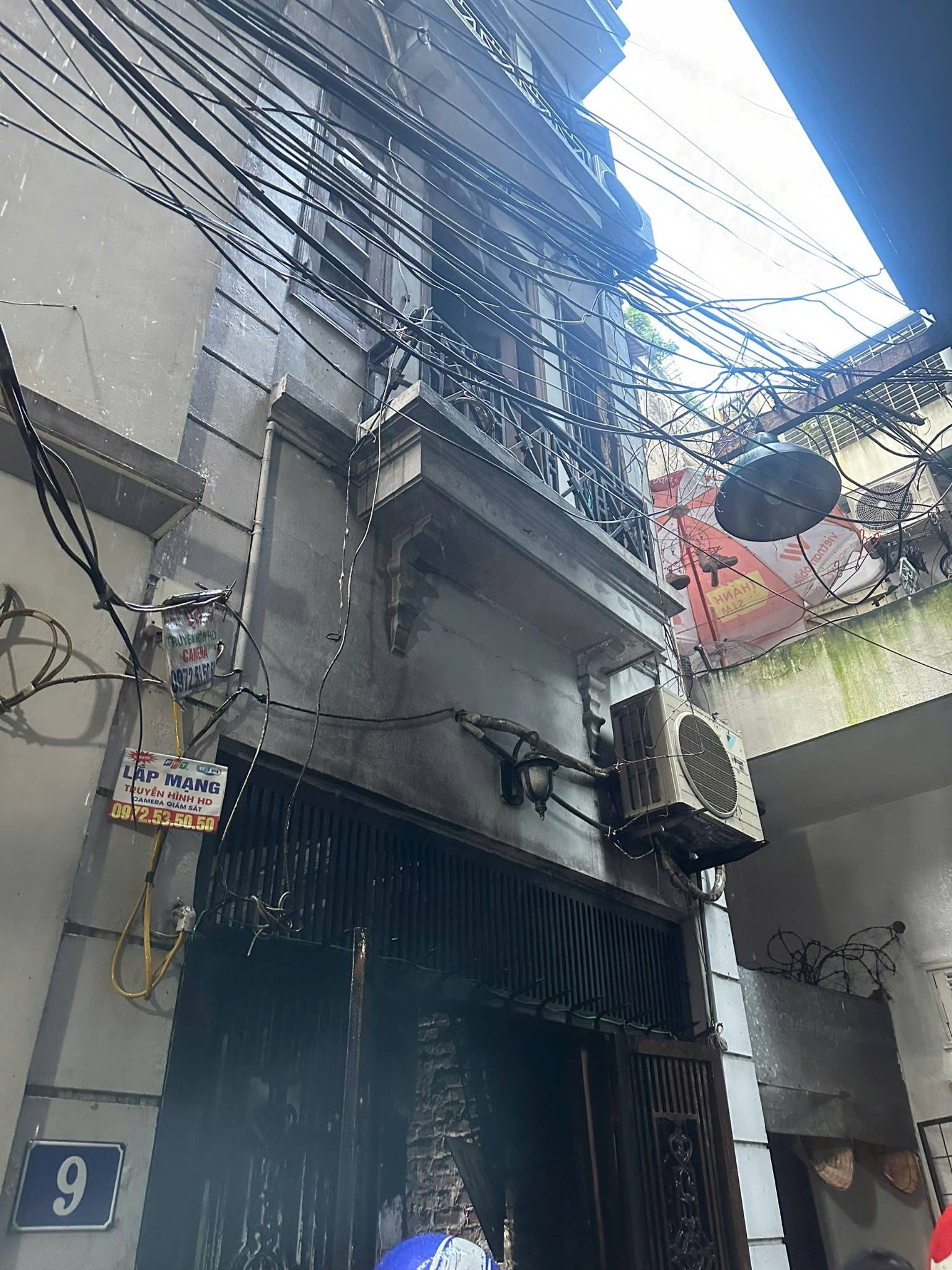 Vụ cháy nhà ở Hà Nội khiến 5 người chết: Ám ảnh tiếng kêu cứu - Ảnh 1. Vụ cháy nhà ở Hà Nội khiến 5 người chết: Ám ảnh tiếng kêu cứu - Ảnh 1.