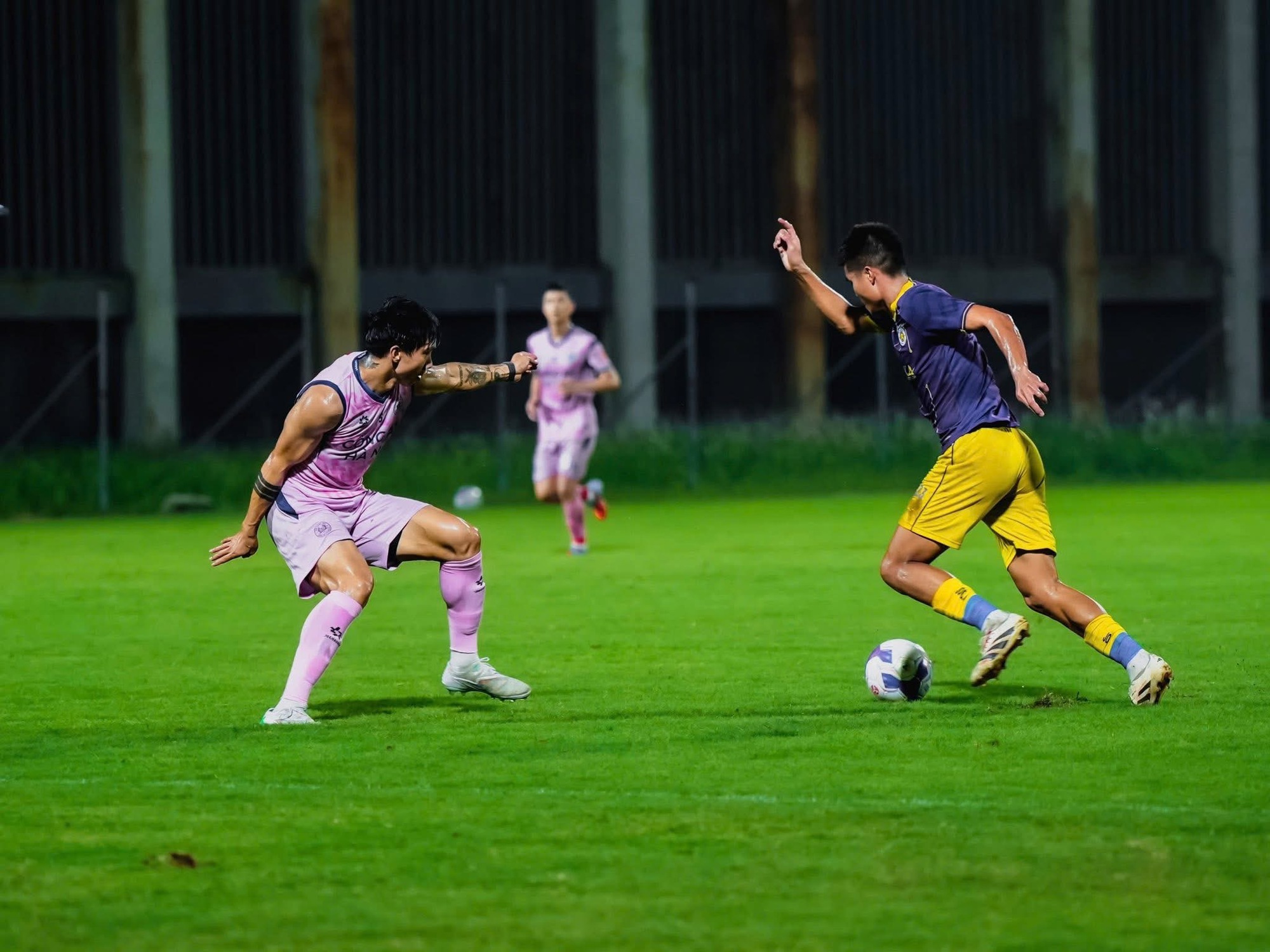 Đoàn Văn Hậu gây thích thú khi đăng ảnh chạm trán Đỗ Hoàng Hên: Lượng tương tác khủng- Ảnh 5.