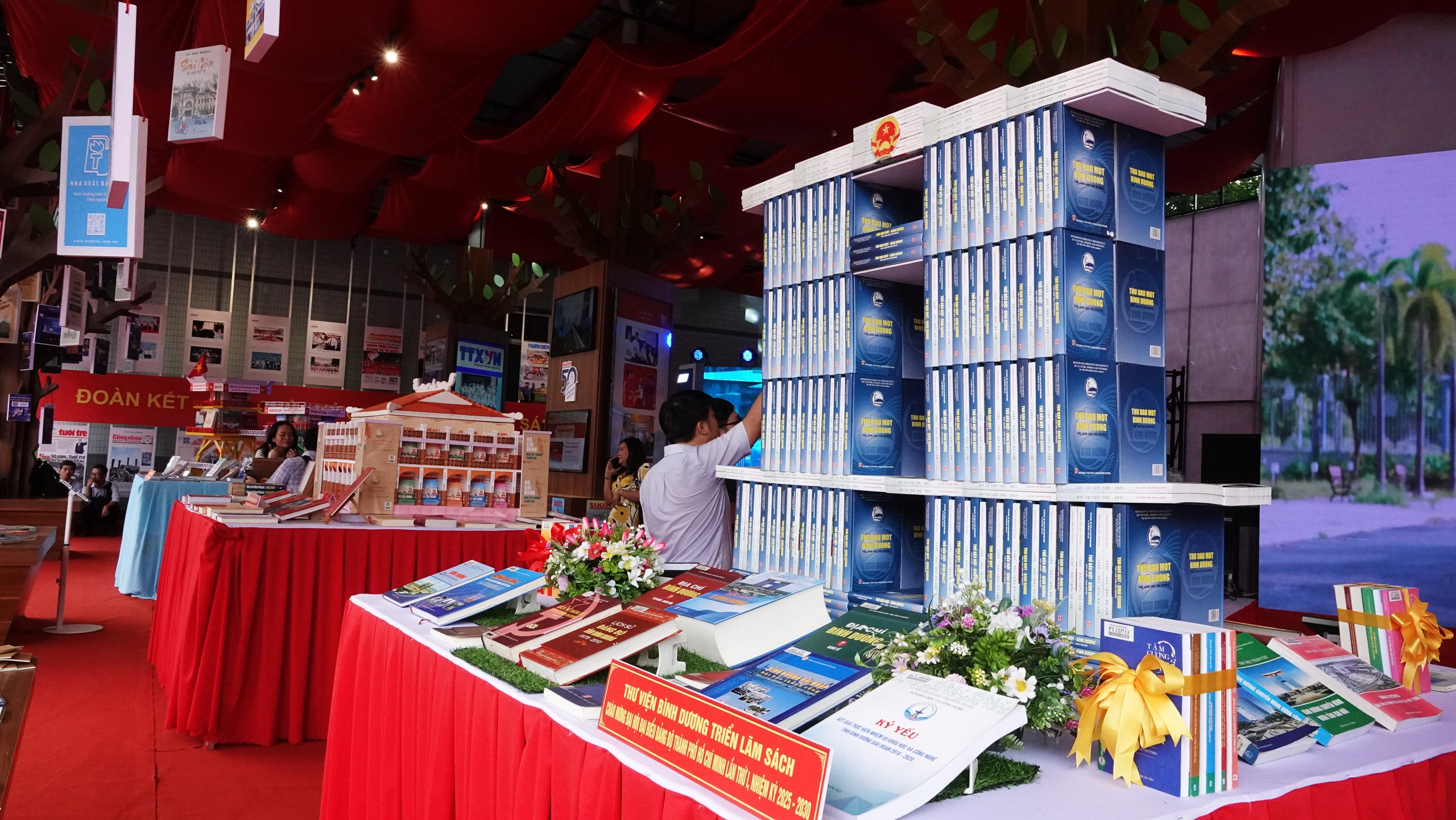 3 phó bí thư Thành ủy TP.HCM kiểm tra công tác chuẩn bị đại hội- Ảnh 4.