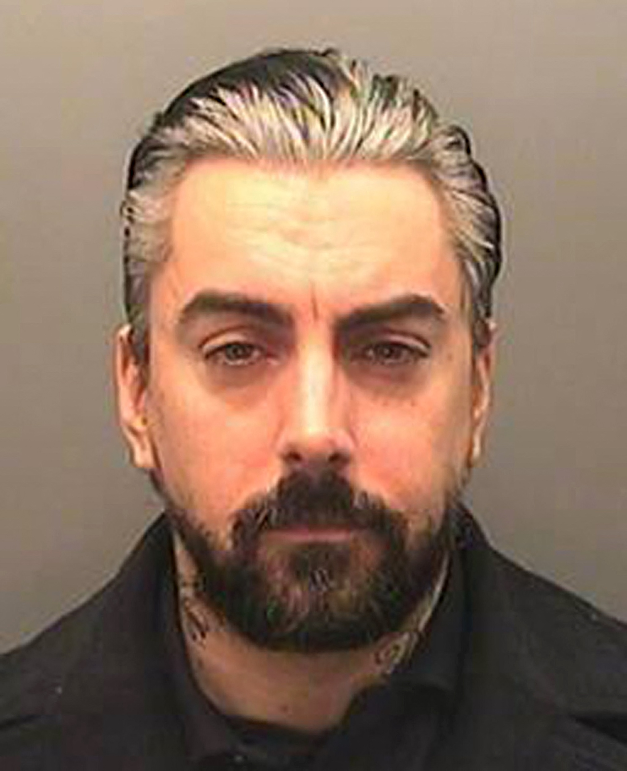 Ca sĩ Ian Watkins bị đâm chết trong tù - Ảnh 2.