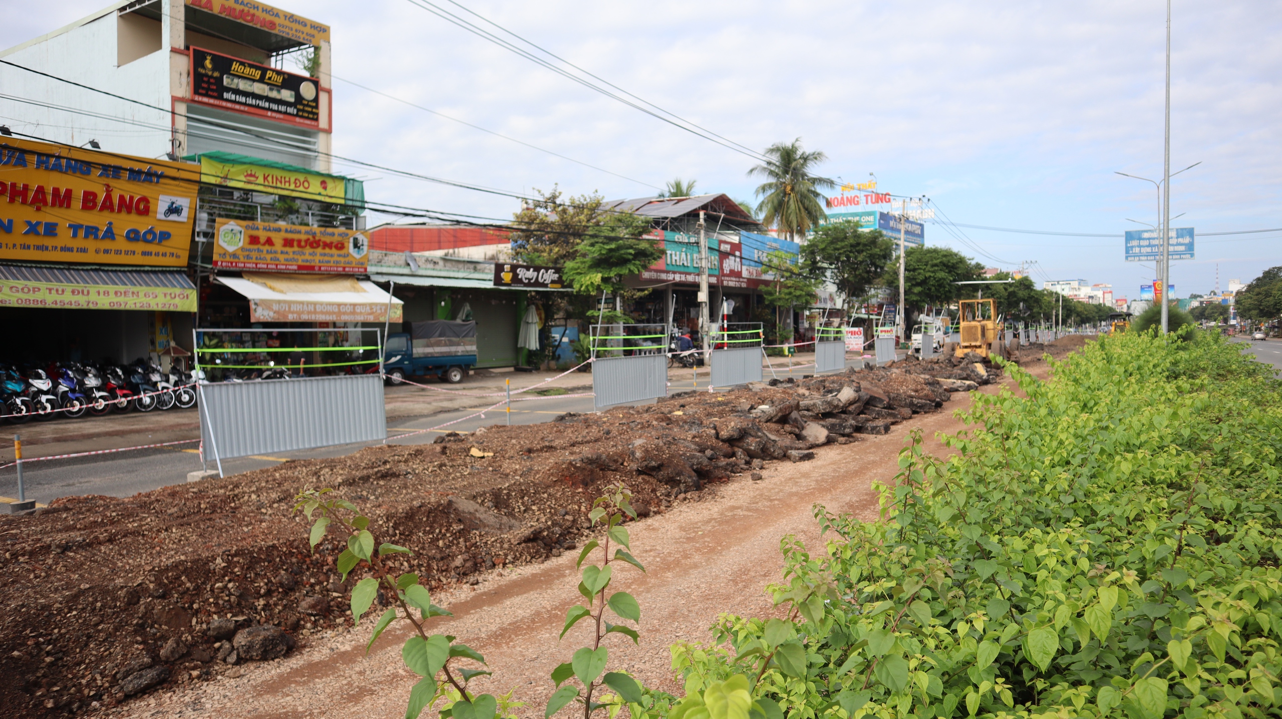 Quốc lộ 14 ở Đồng Nai vá mãi vẫn hư, như 'giăng bẫy' người đi đường- Ảnh 11.