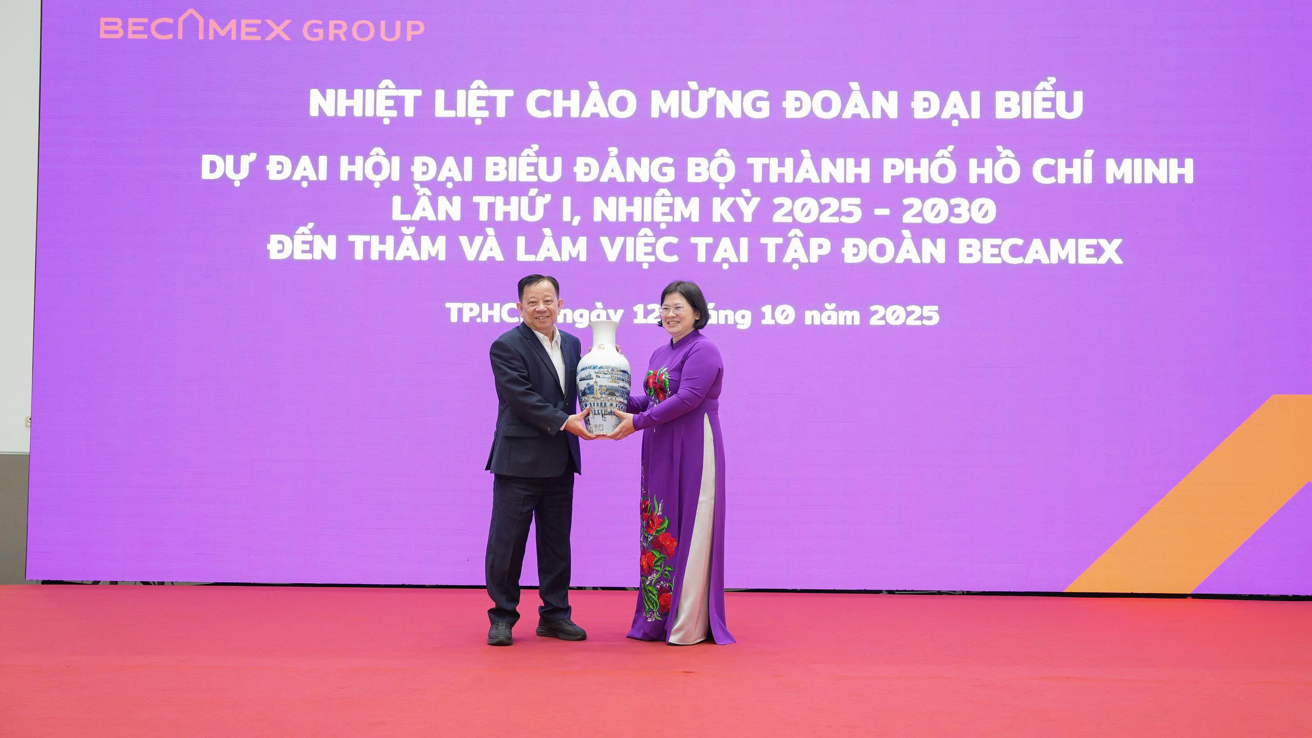 Chủ tịch Tập đoàn Becamex mong được tiếp tục đóng góp vào sự phát triển của TP.HCM- Ảnh 4.