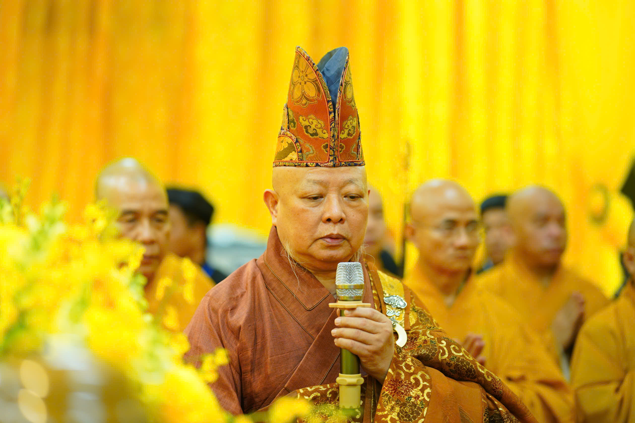 GHPGVN tiễn đưa kim quan trưởng lão hòa thượng Thích Trí Tịnh rời chùa Vĩnh Nghiêm - Ảnh 2.