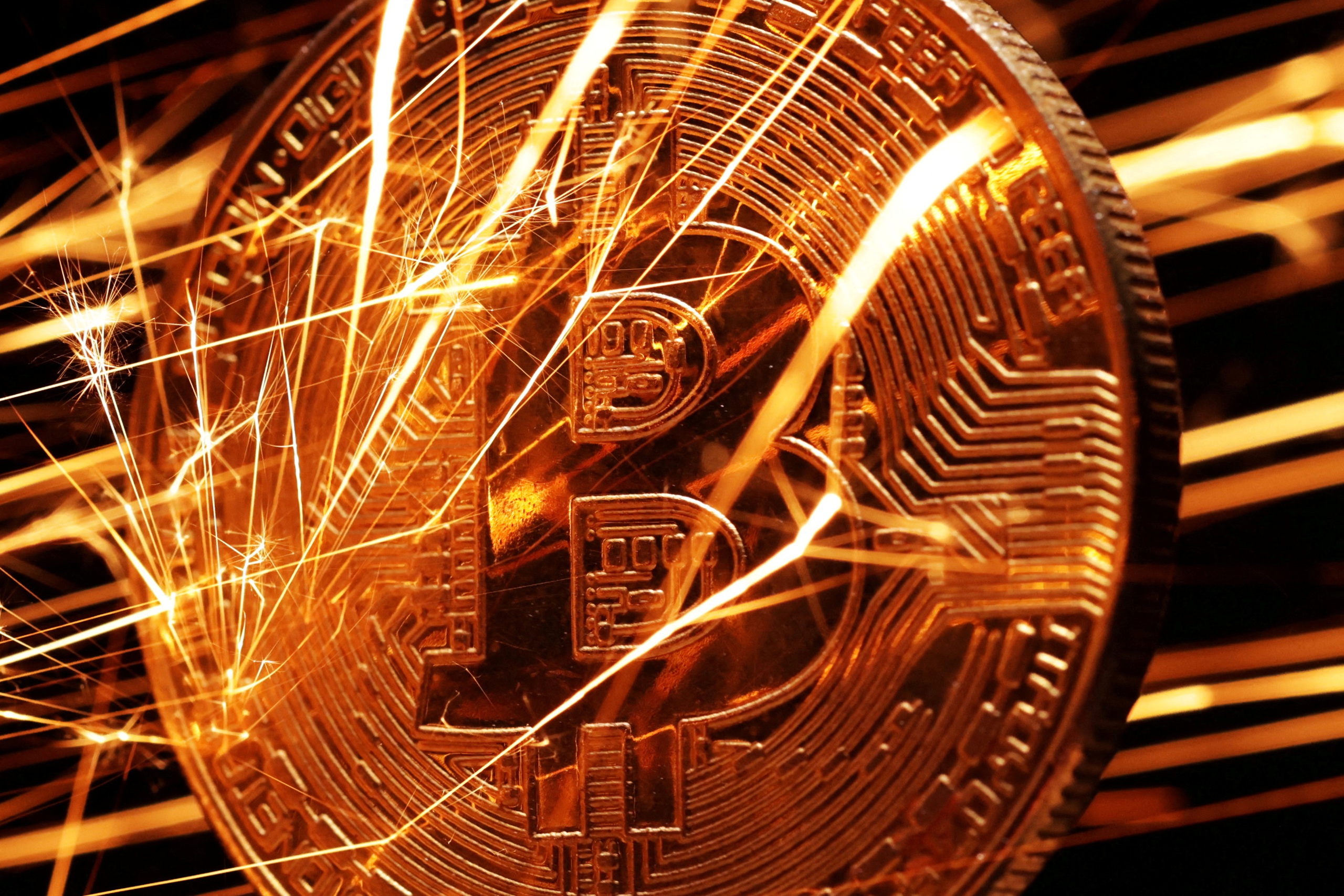 Giá Bitcoin 'nhảy múa' giữa thương chiến Mỹ - Trung - Ảnh 1.