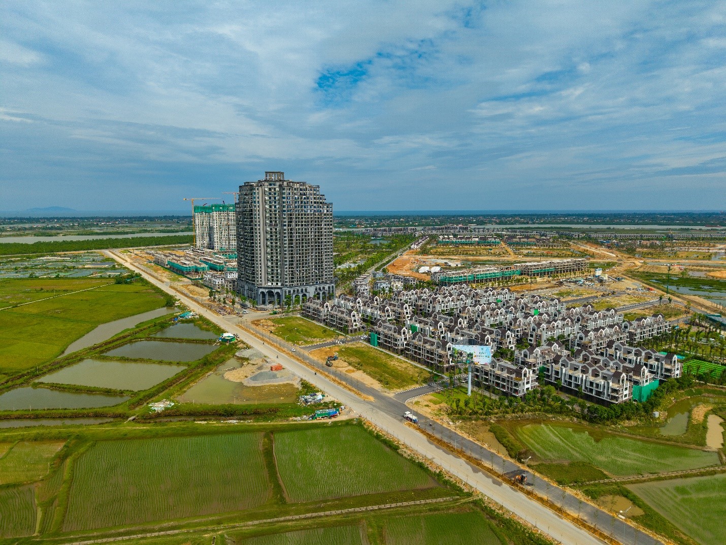 Diện mạo mới của cực tăng trưởng phát triển bậc nhất Bắc Trung bộ- Ảnh 6.