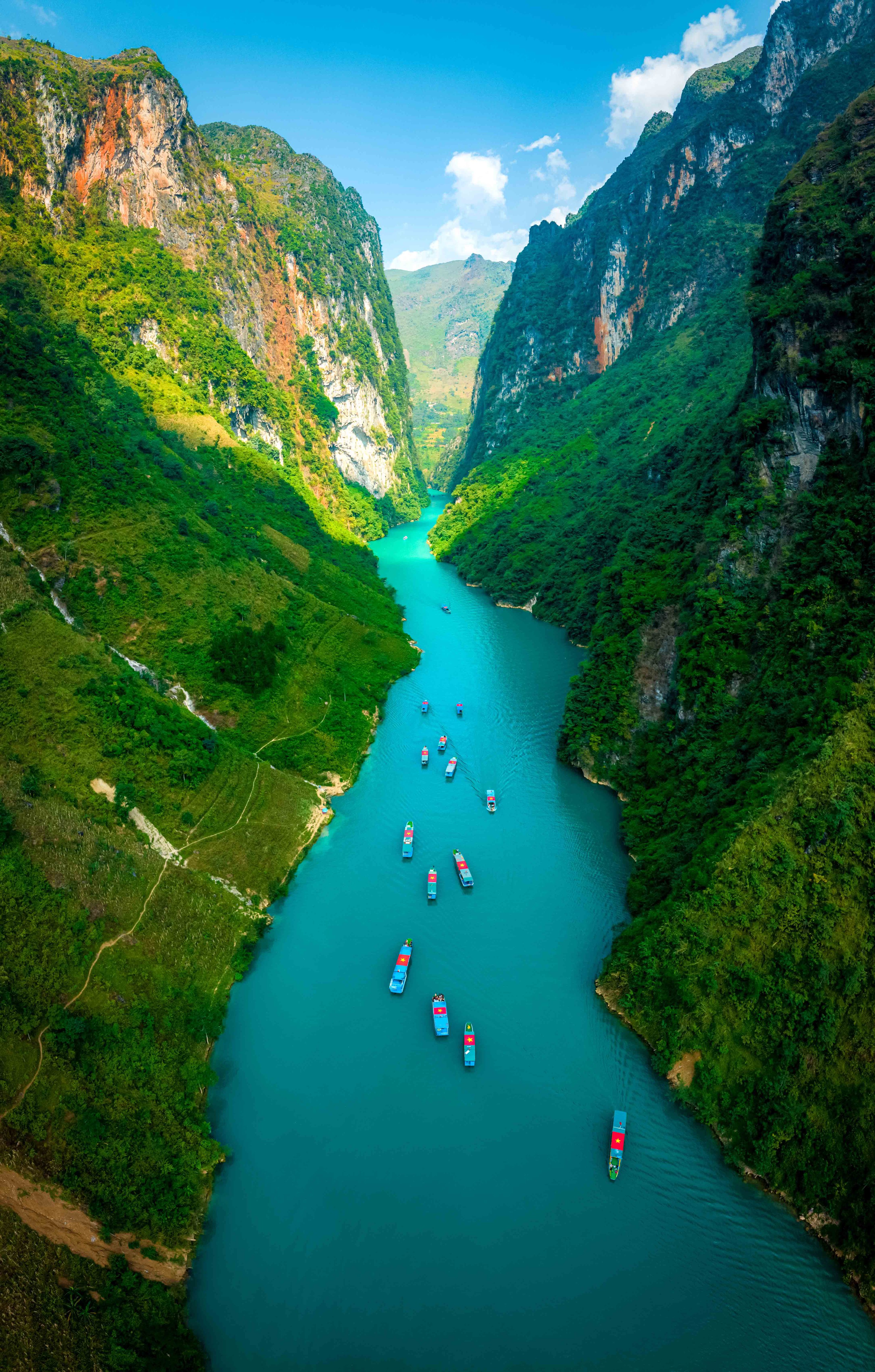 Rung động trước một Việt Nam tươi đẹp- Ảnh 2. Rung động trước một Việt Nam tươi đẹp- Ảnh 2.