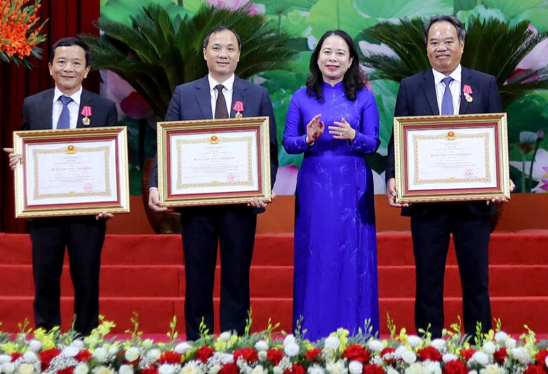 Thi đua khen thưởng tại Hà Tĩnh khơi dậy niềm tin và khát vọng phát triển - Ảnh 2.
