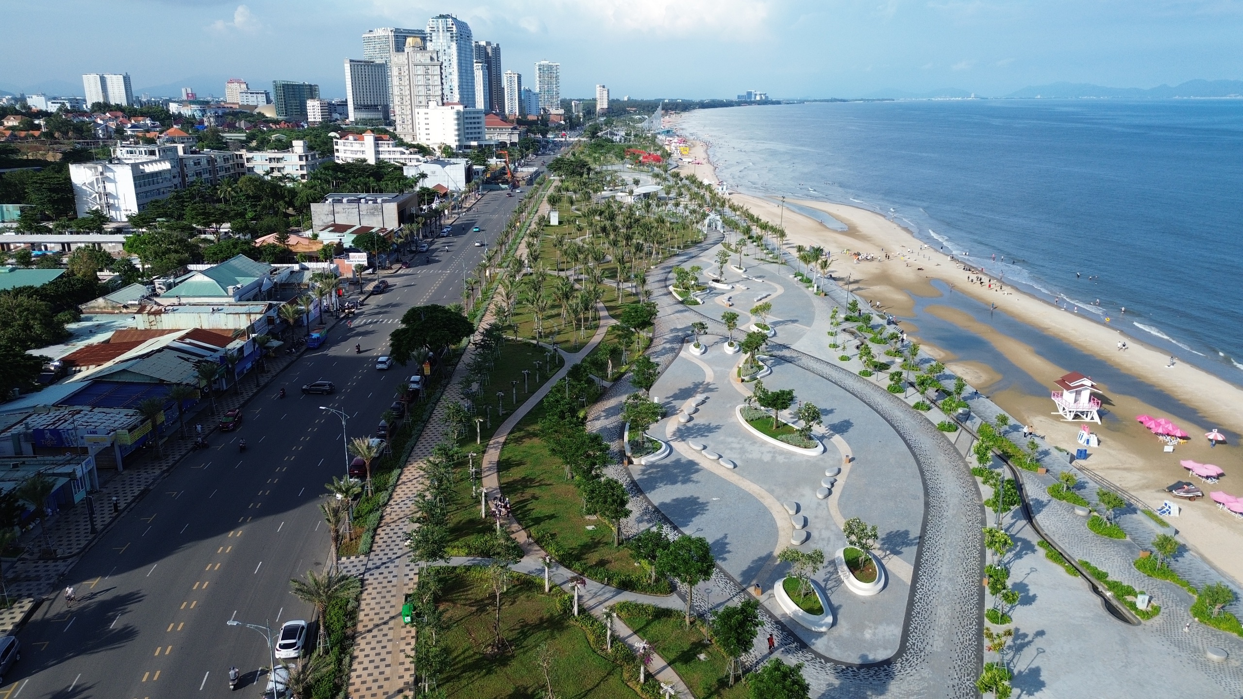 Chiêm ngưỡng đại tiệc ánh sáng tháp Tam Thắng Vũng Tàu về đêm lung linh huyền diệu - Ảnh 6. Chiêm ngưỡng đại tiệc ánh sáng tháp Tam Thắng Vũng Tàu về đêm lung linh huyền diệu - Ảnh 6.