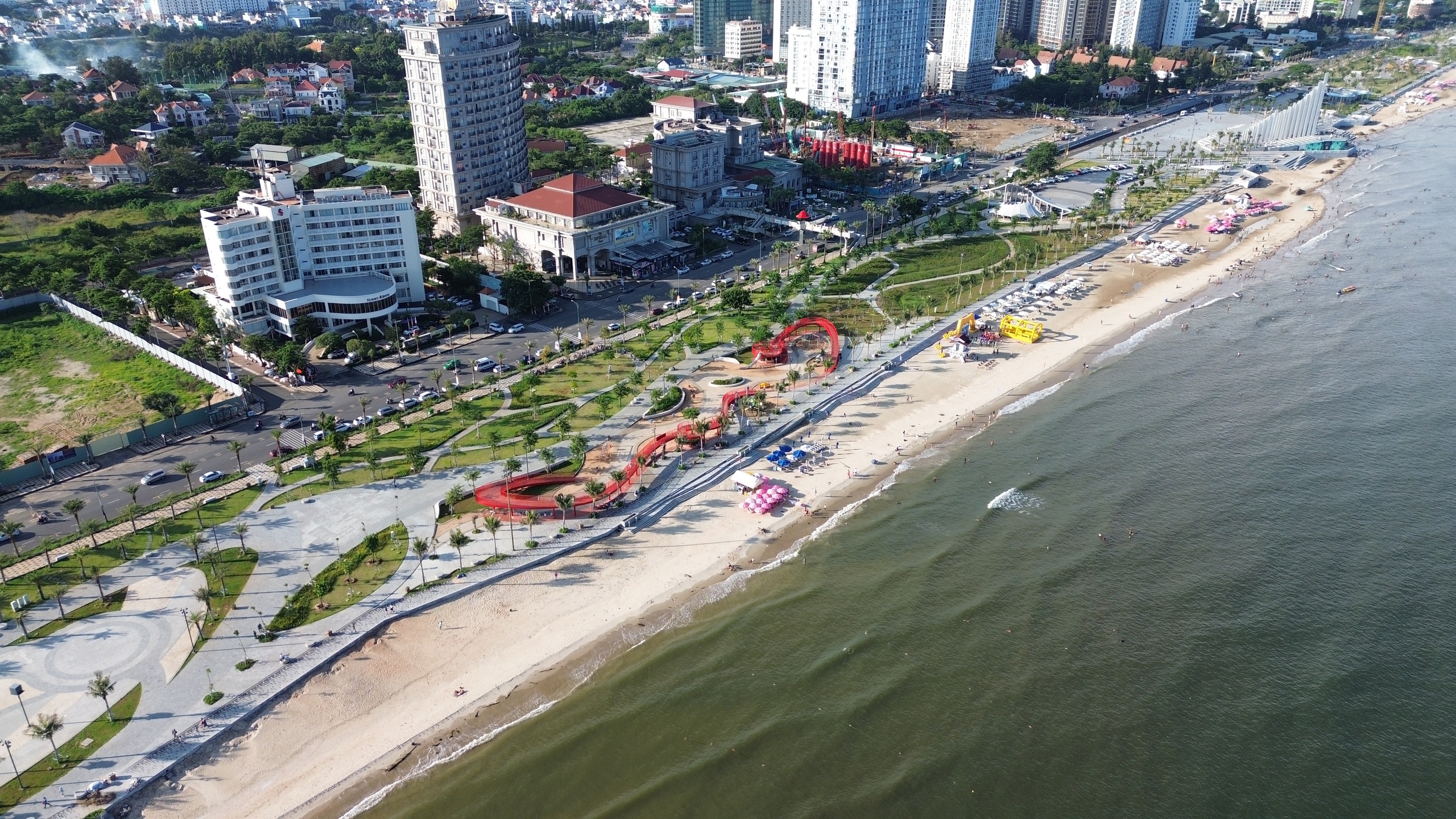 Chiêm ngưỡng đại tiệc ánh sáng tháp Tam Thắng Vũng Tàu về đêm lung linh huyền diệu - Ảnh 1. Chiêm ngưỡng đại tiệc ánh sáng tháp Tam Thắng Vũng Tàu về đêm lung linh huyền diệu - Ảnh 1.