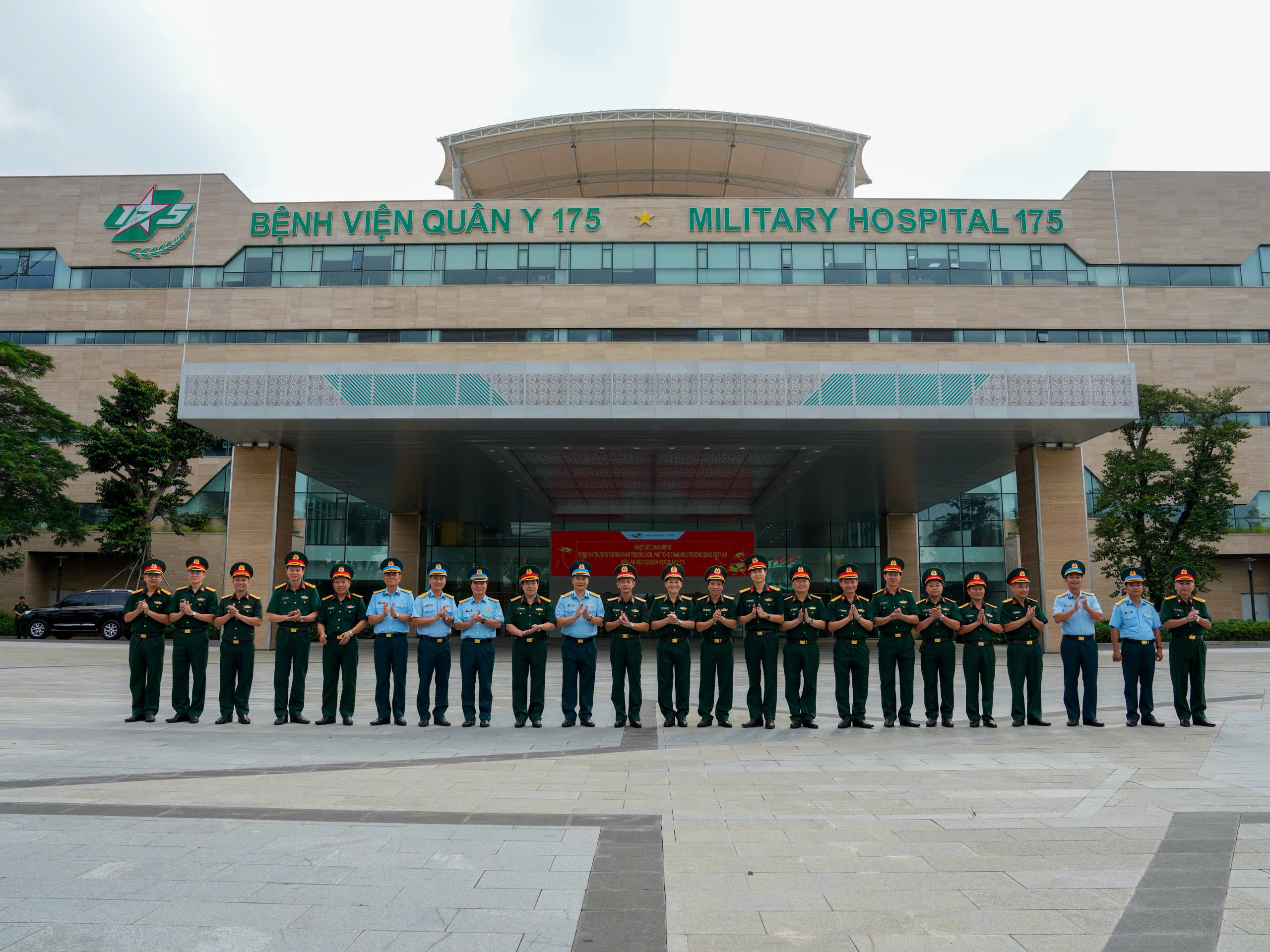 Chùm ảnh đặc biệt bãi đỗ trực thăng thứ 2 của Bệnh viện Quân y 175 - Ảnh 10.