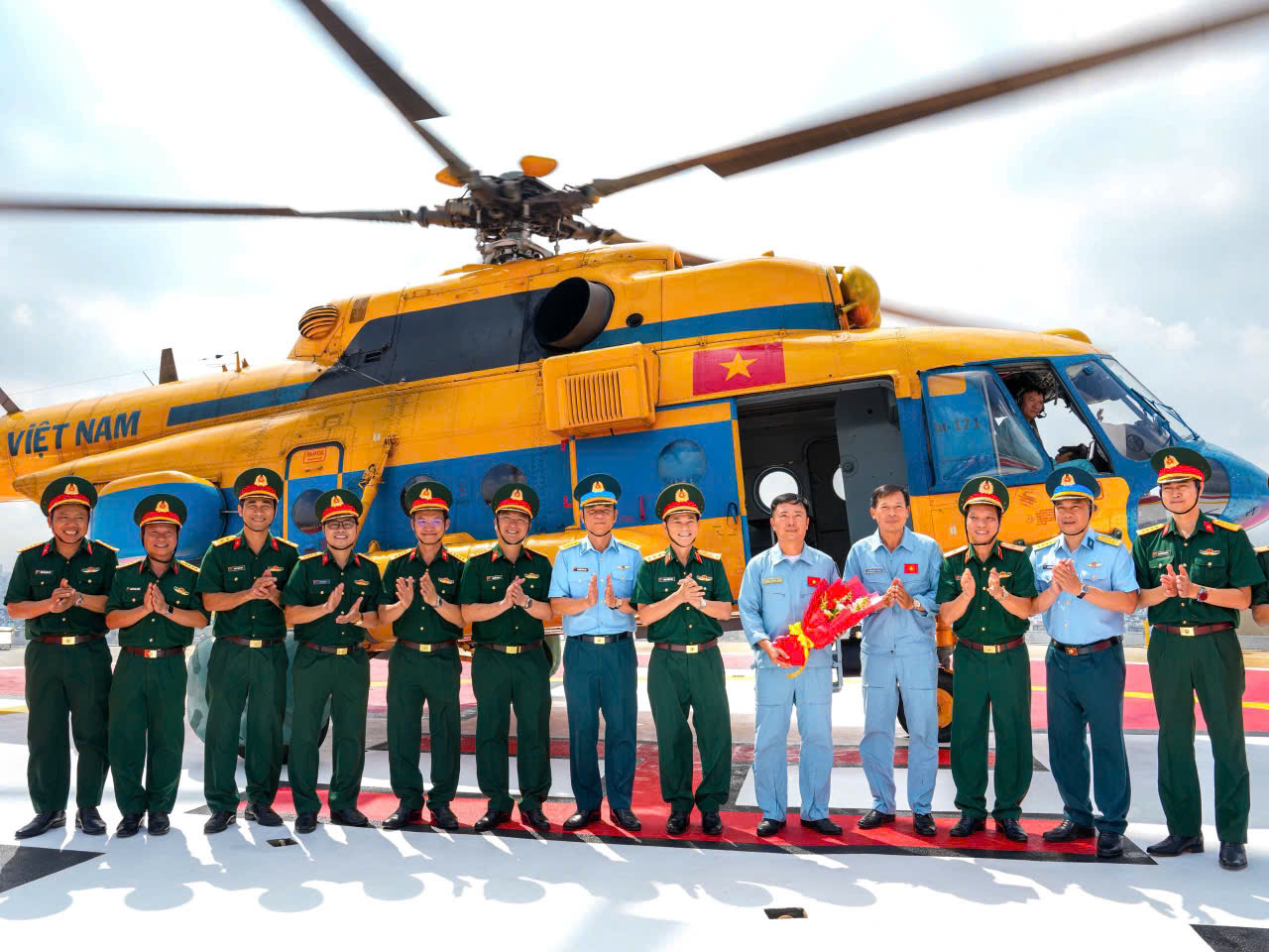 Chùm ảnh đặc biệt bãi đỗ trực thăng thứ 2 của Bệnh viện Quân y 175 - Ảnh 4.
