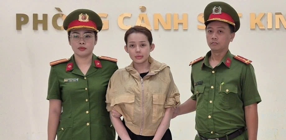 Ngân 98 từng bán những gì trước khi bị bắt? - Ảnh 1.