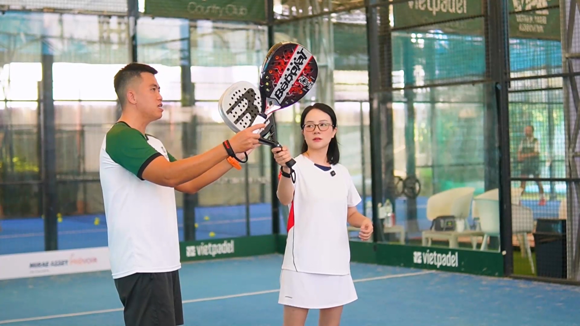 Padel - môn thể thao khiến thế giới phát sốt: Có gì mà được dự báo ‘hot’ hơn cả pickleball?- Ảnh 4. Padel - môn thể thao khiến thế giới phát sốt: Có gì mà được dự báo ‘hot’ hơn cả pickleball?- Ảnh 4.