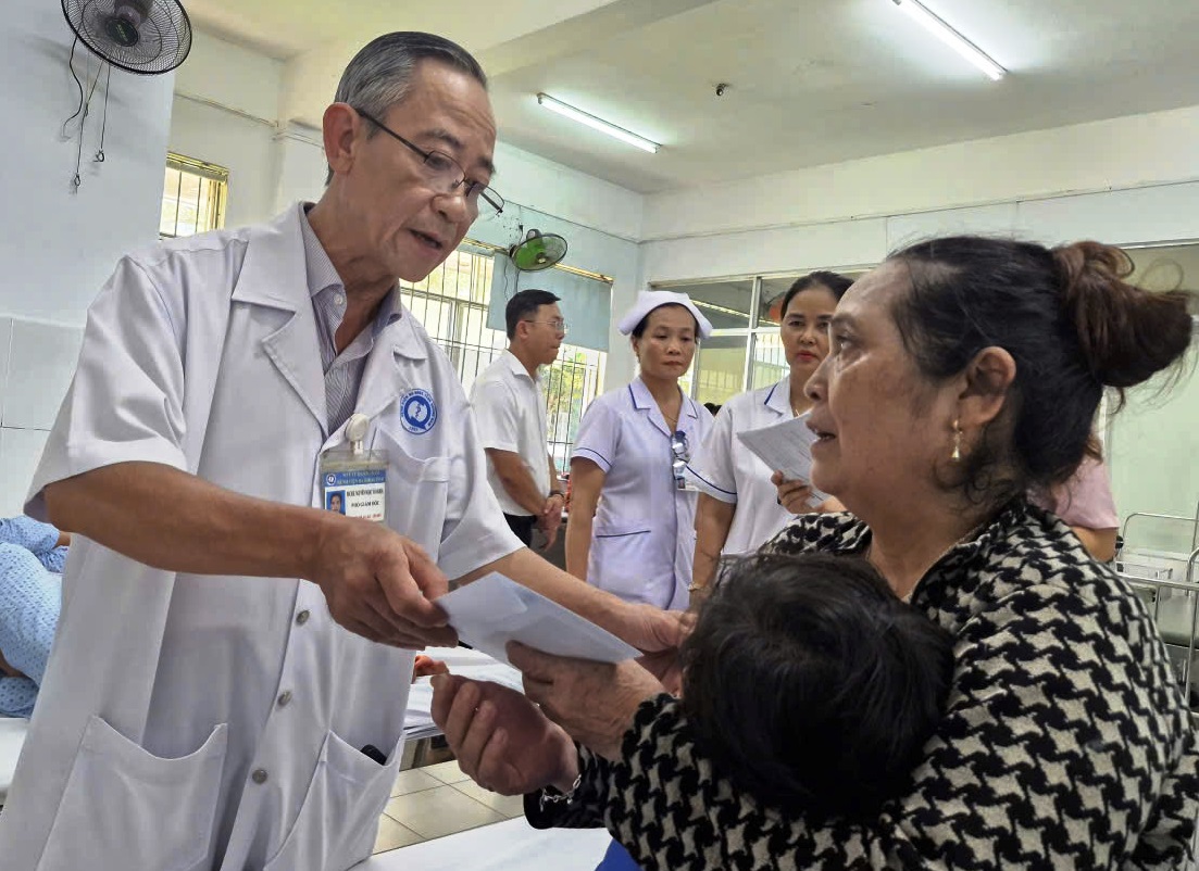 Hai giađình bị tai nạn khi đi khám bệnh: 'Mở mắt ra còn lại đống hoang tàn' - Ảnh 2. Hai giađình bị tai nạn khi đi khám bệnh: 'Mở mắt ra còn lại đống hoang tàn' - Ảnh 2.