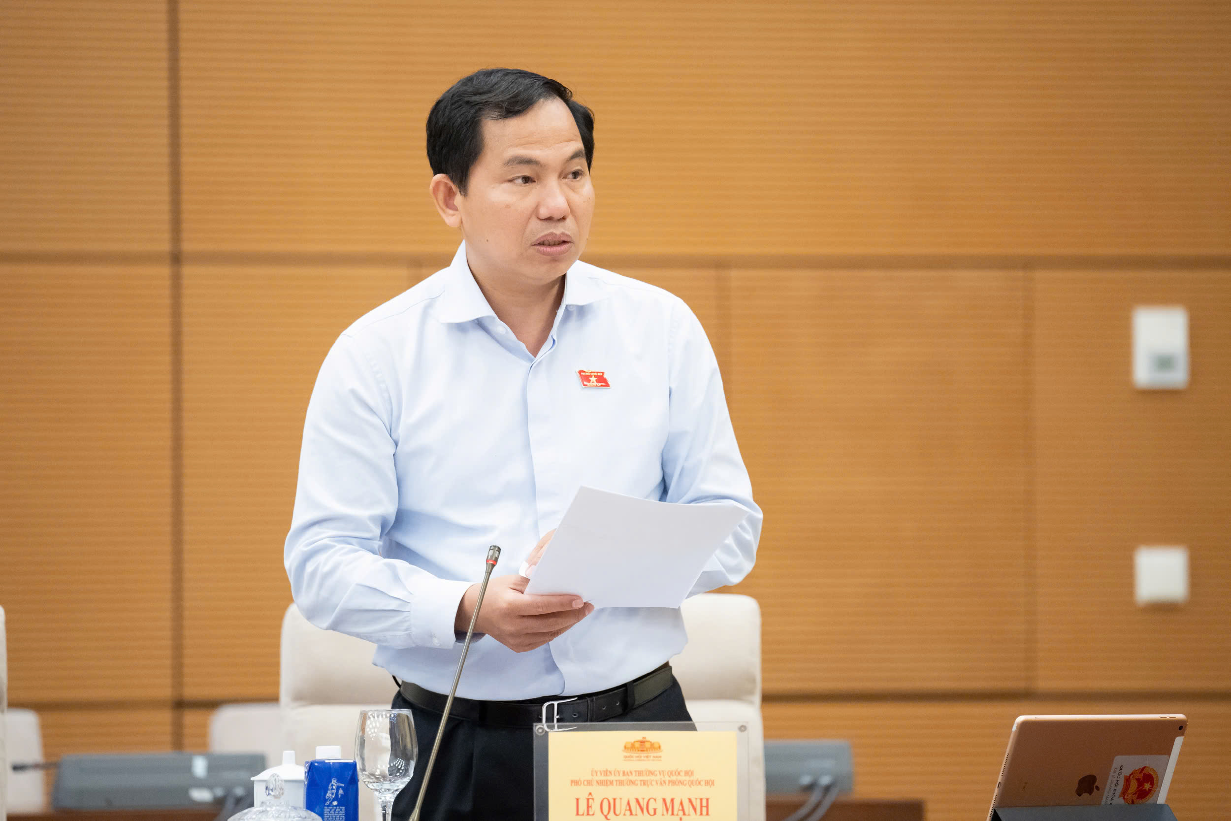 'C&oacute; phải tề thi&ecirc;n đại th&aacute;nh đ&acirc;u m&agrave; luật gửi h&ocirc;m trước, h&ocirc;m sau th&ocirc;ng qua'- Ảnh 1.