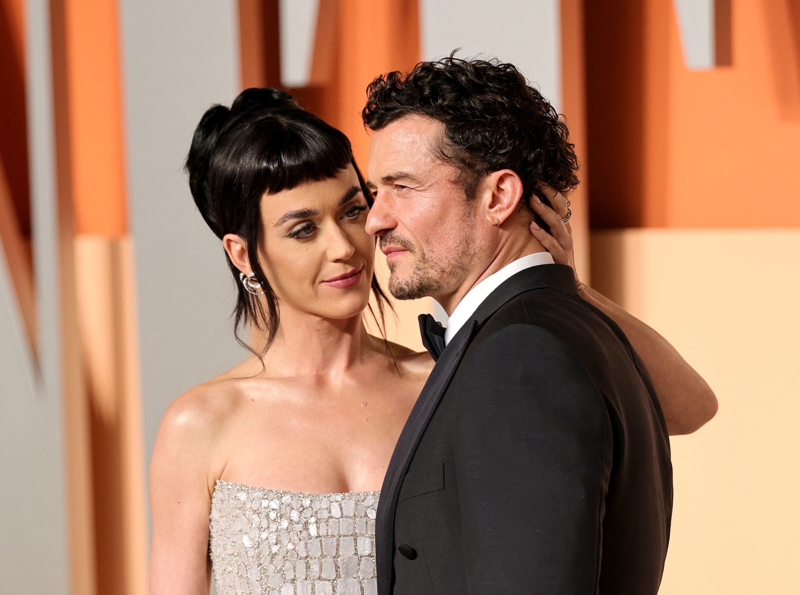 Cựu Thủ tướng Canada theo đuổi Katy Perry 'nồng nhiệt' - Ảnh 4.