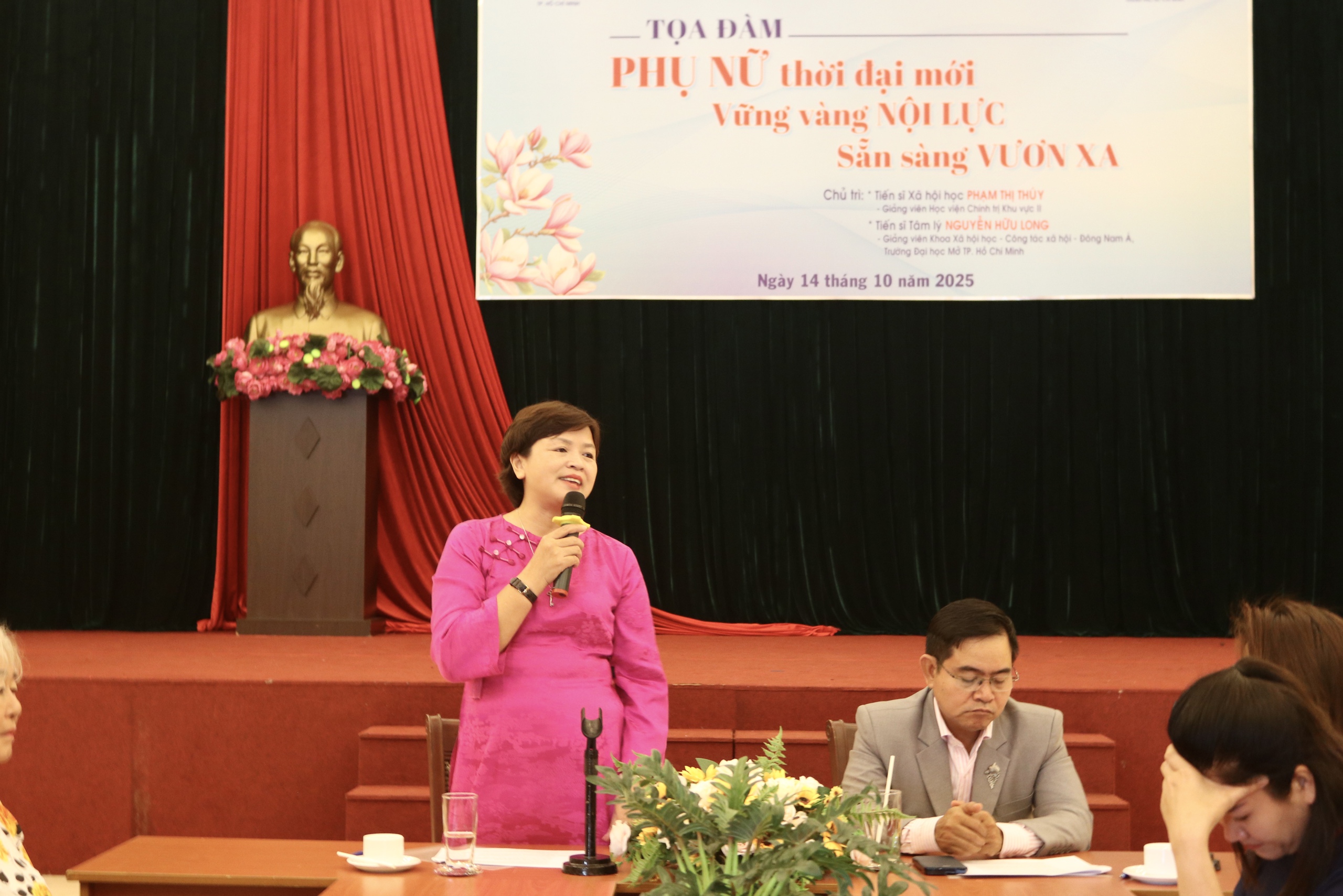 Phụ nữ thời đại mới rèn nội lực bằng 'phương pháp 5S'- Ảnh 1. Phụ nữ thời đại mới rèn nội lực bằng 'phương pháp 5S'- Ảnh 1.