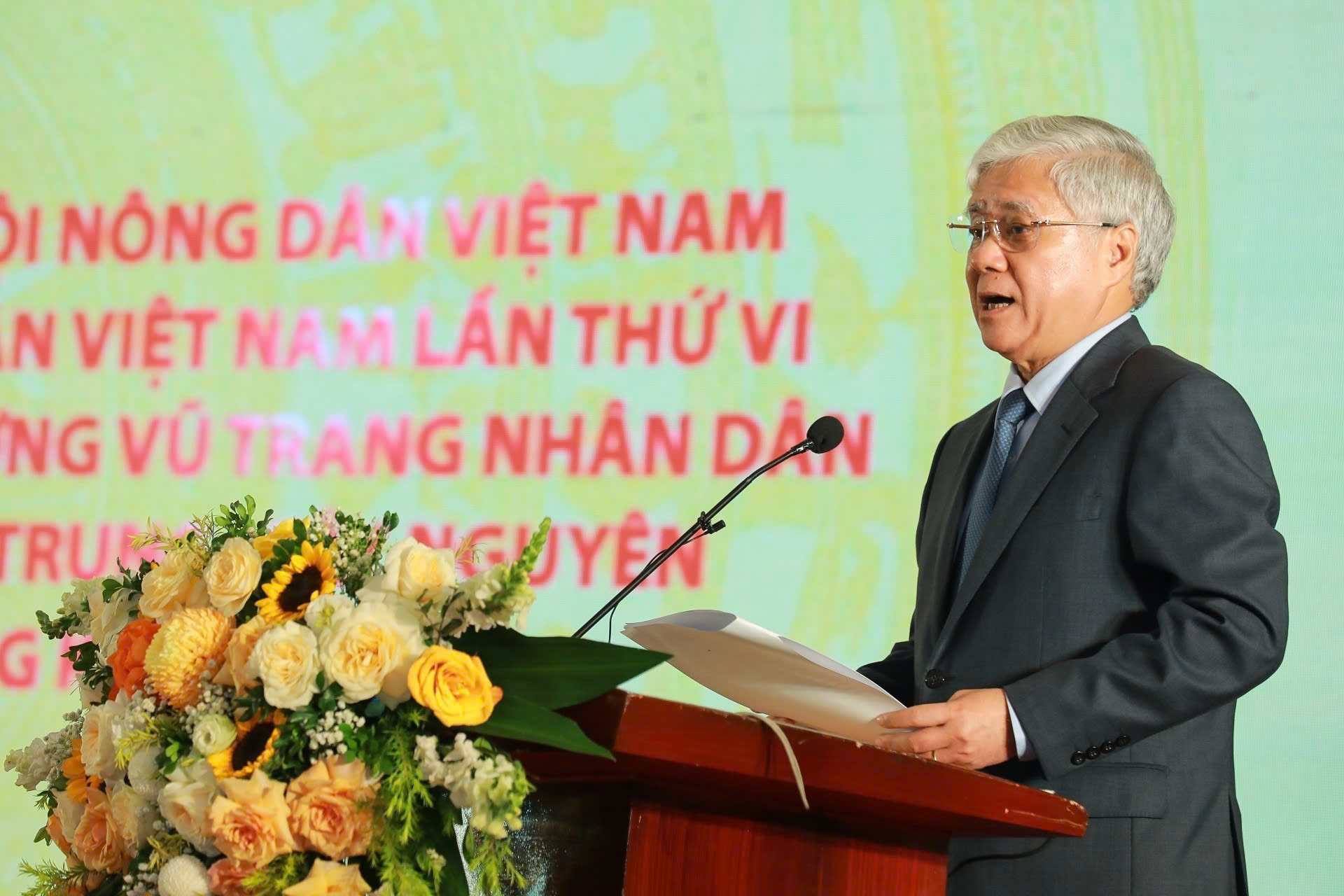 Chung sức xây dựng nông thôn văn minh, an ninh, nghĩa tình - Ảnh 1. Chung sức xây dựng nông thôn văn minh, an ninh, nghĩa tình - Ảnh 4.