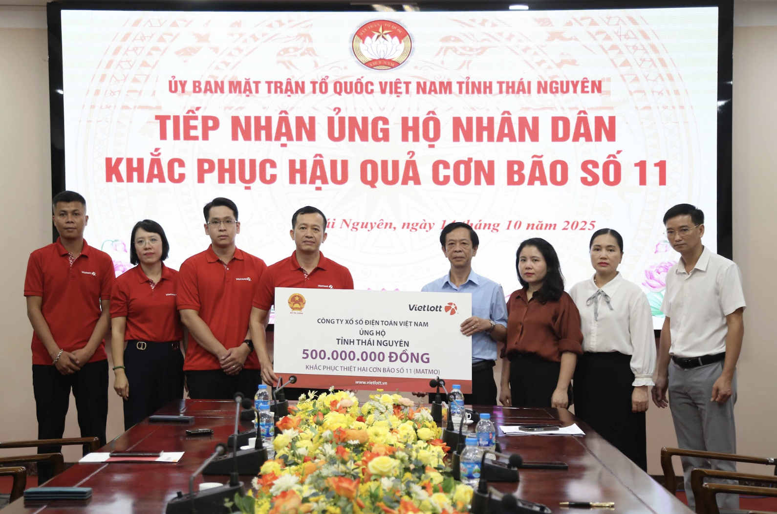 Vietlott hỗ trợ 3 tỉnh miền Bắc sau bão số 11- Ảnh 1. Vietlott hỗ trợ 3 tỉnh miền Bắc sau bão số 11- Ảnh 1.