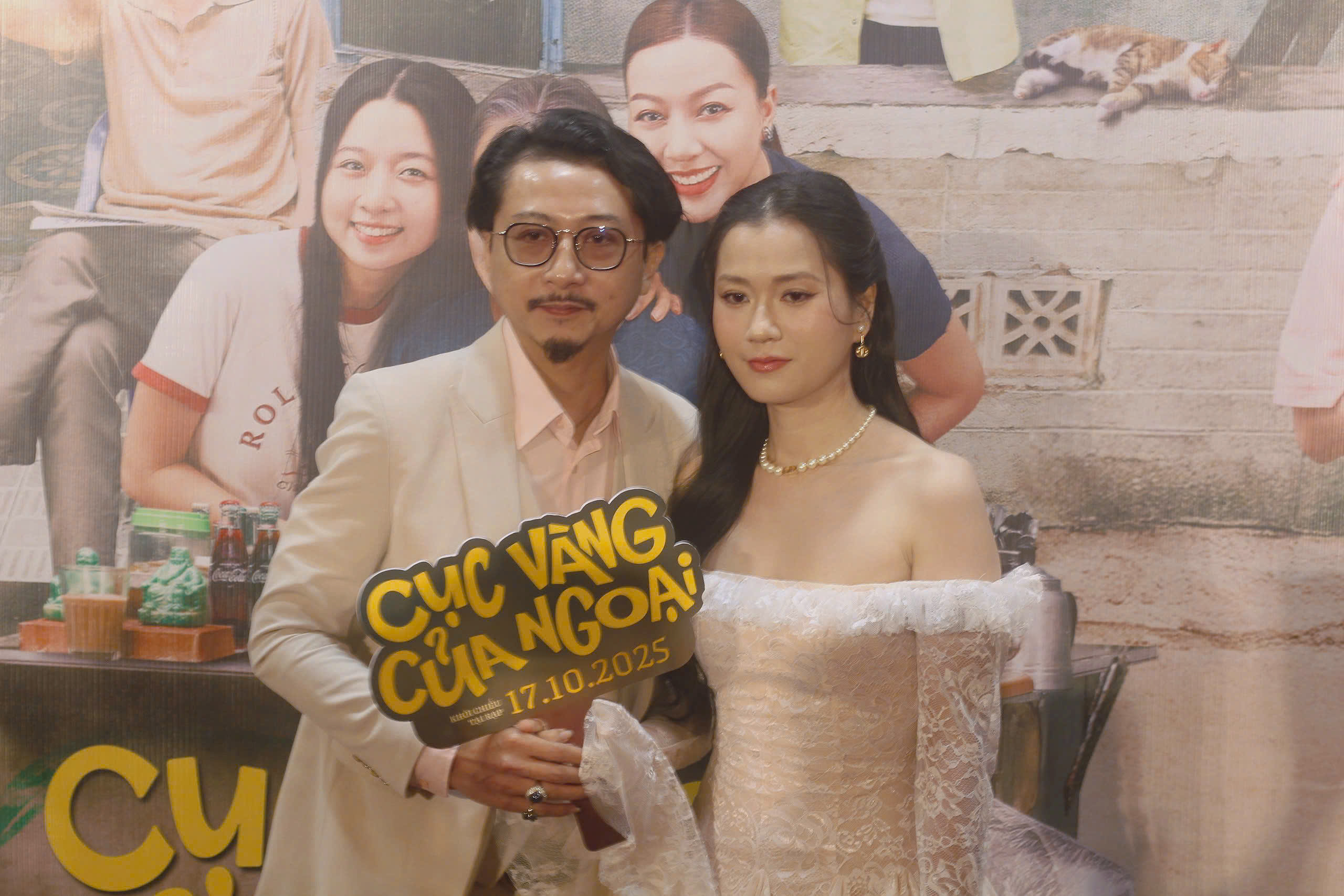 - Ảnh 3. Lâm Vỹ Dạ gợi cảm sau khi giảm cân, được chồng 'hộ tống' đi sự kiện - Ảnh 3.