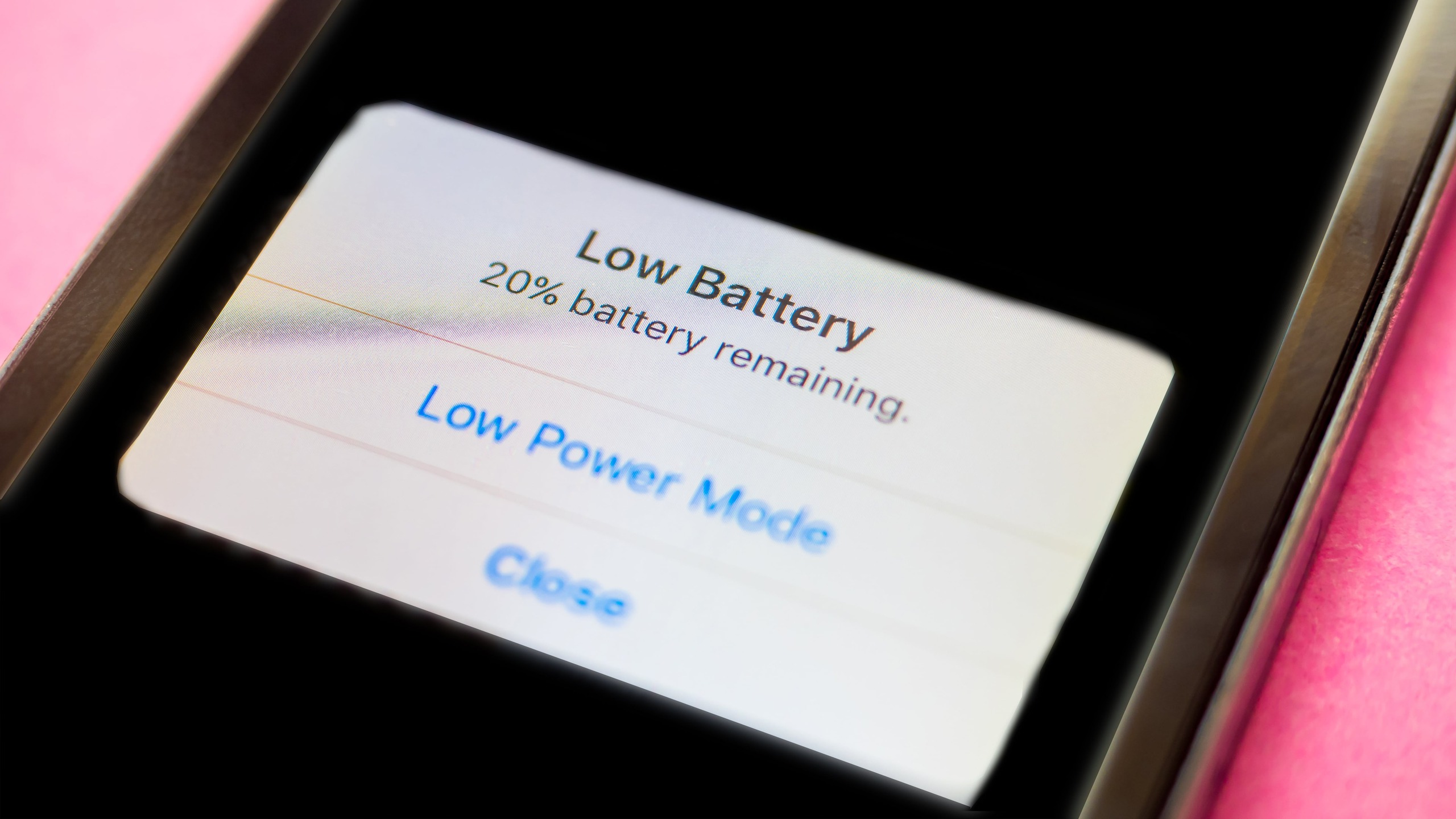 Thời lượng pin iPhone có thể tăng gấp đôi nếu tắt 3 cài đặt ẩn này - Ảnh 1.