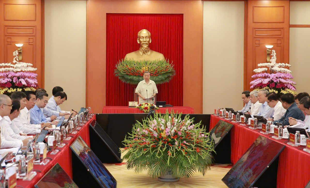 Tổng B&iacute; thư: Khoa học, c&ocirc;ng nghệ, chuyển đổi số kh&ocirc;ng phải thứ để trang điểm - Ảnh 1.