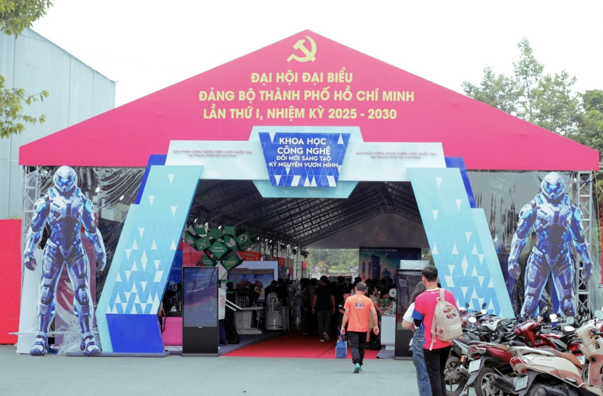 CMC đồng hành cùng TP.HCM thúc đẩy chuyển đổi số và đổi mới sáng tạo - Ảnh 1.