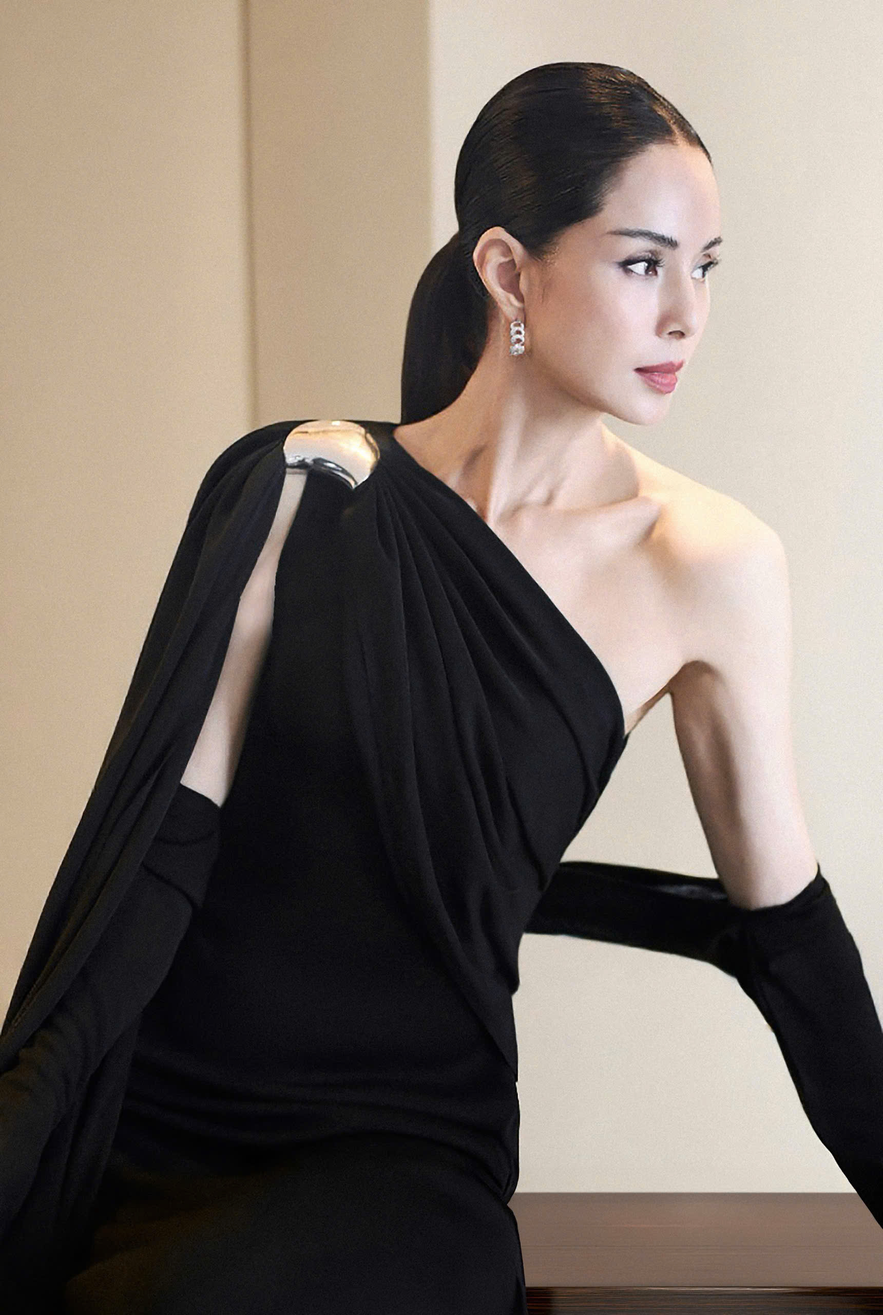 Nhan sắc gây kinh ngạc của Lý Nhược Đồng khi sắp chạm tuổi 60 - Ảnh 1. Nhan sắc gây kinh ngạc của Lý Nhược Đồng khi sắp chạm tuổi 60 - Ảnh 1.