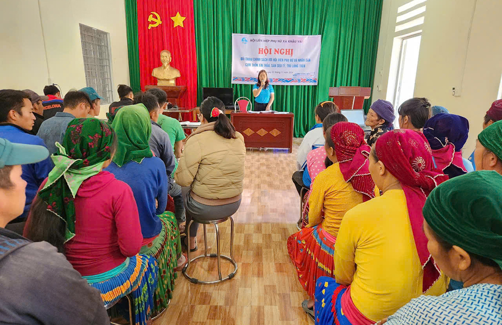 Gieo chữ Khâu Vai: Hành trình thay đổi cuộc sống của người phụ nữ dân tộc Nùng - Ảnh 1. Gieo chữ Khâu Vai: Hành trình thay đổi cuộc sống của người phụ nữ dân tộc Nùng - Ảnh 1.