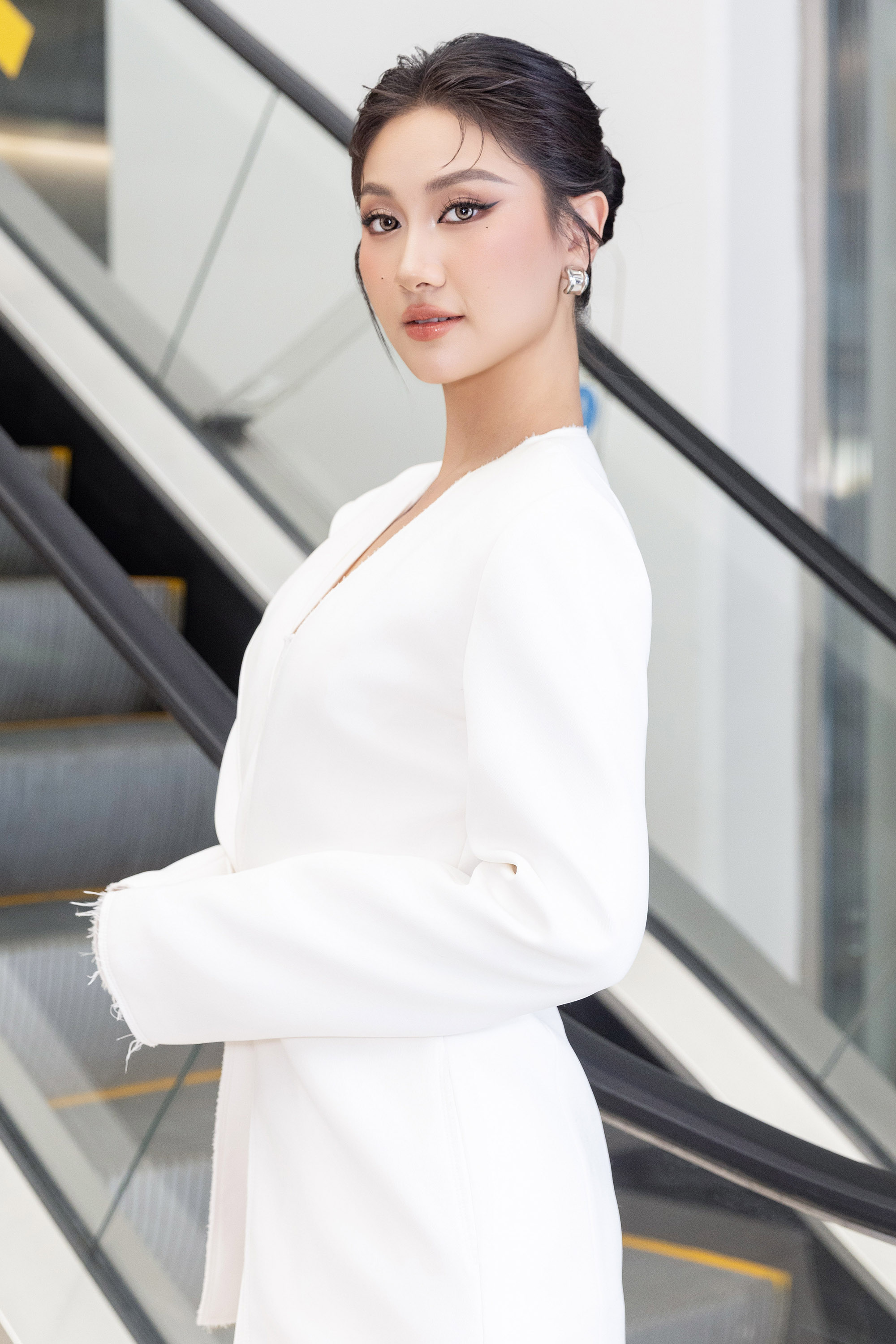 Hoa hậu Hoàn vũ Việt Nam Phương Linh đọ sắc Hoa hậu Việt Nam Hà Trúc Linh - Ảnh 1.