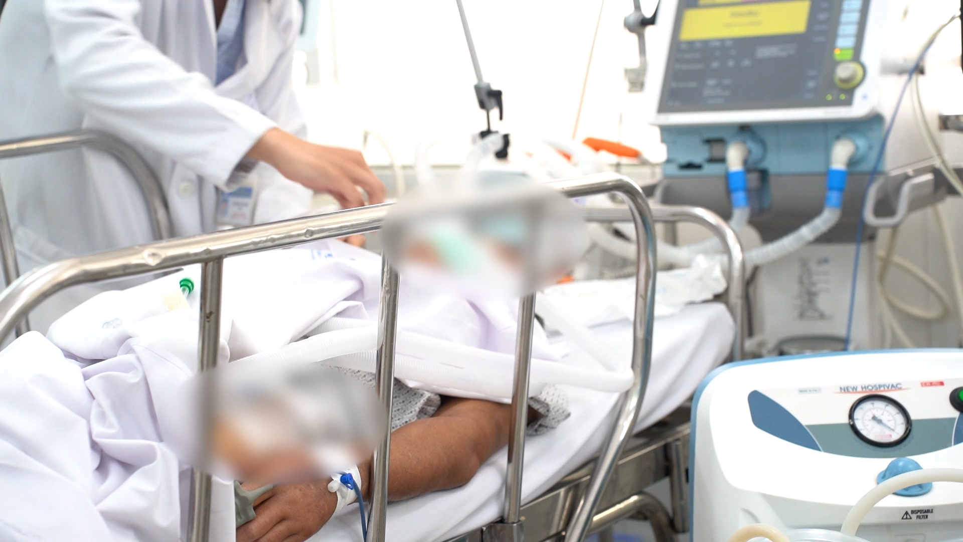 Bệnh viện Chợ Rẫy phối hợp cứu sống 2 ca đột quỵ cấp ở Ph&uacute; Quốc- Ảnh 1.