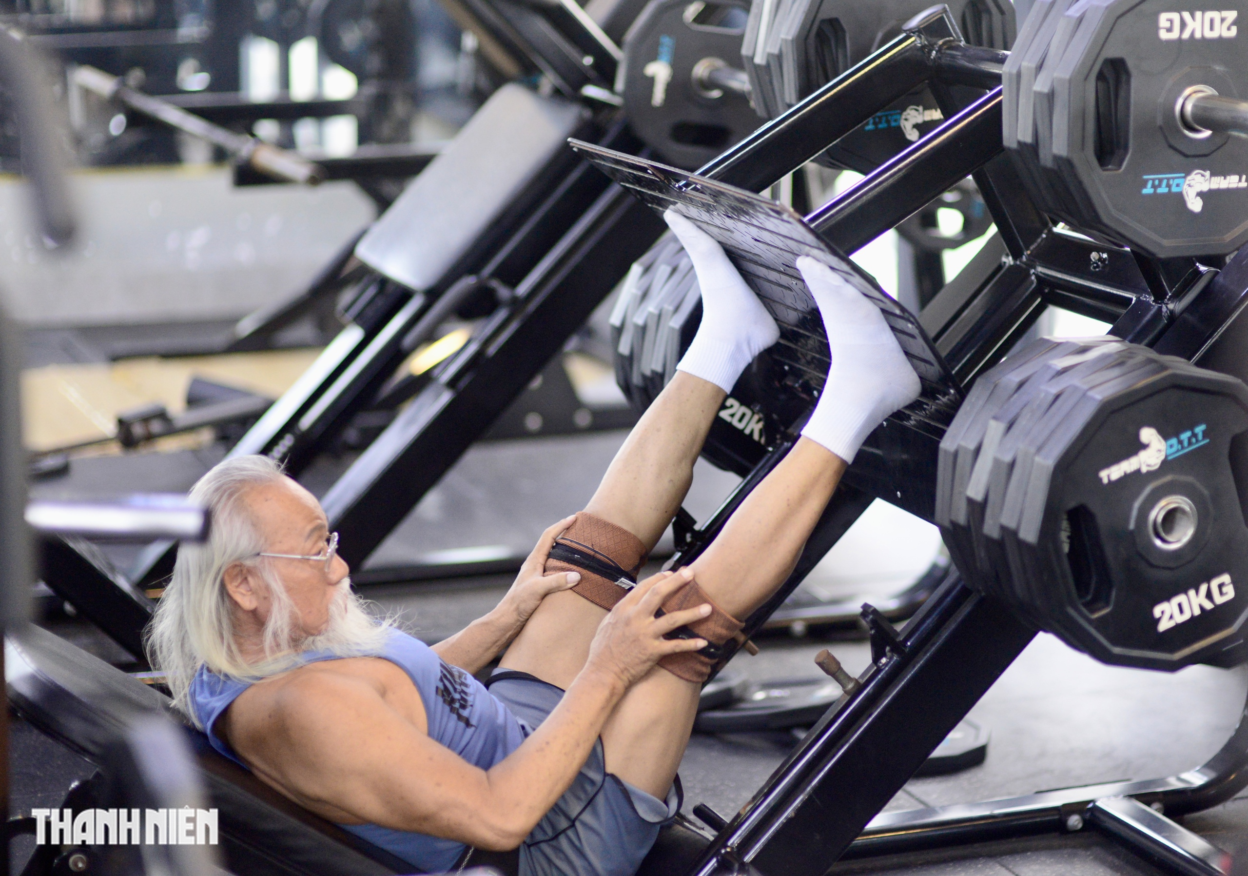 Ông Ừng A Pẩu - Gymer 71 tuổi với phong cách thể hình không tuổi - Ảnh 5. Ông Ừng A Pẩu - Gymer 71 tuổi với phong cách thể hình không tuổi - Ảnh 5.