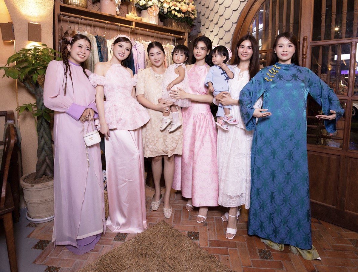 Hari Won, Sam rạng rỡ mừng Trương Quỳnh Anh lên chức - Ảnh 4.