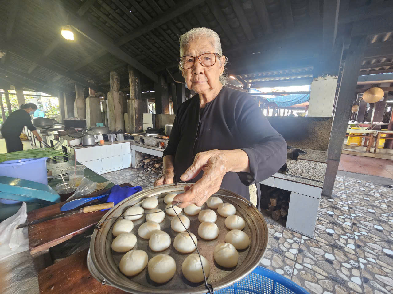 Nh&agrave; lớn Long Sơn c&oacute; c&acirc;y me trăm tuổi ở đ&acirc;u, lồng liệt c&oacute; g&igrave; lạ? - Ảnh 14.