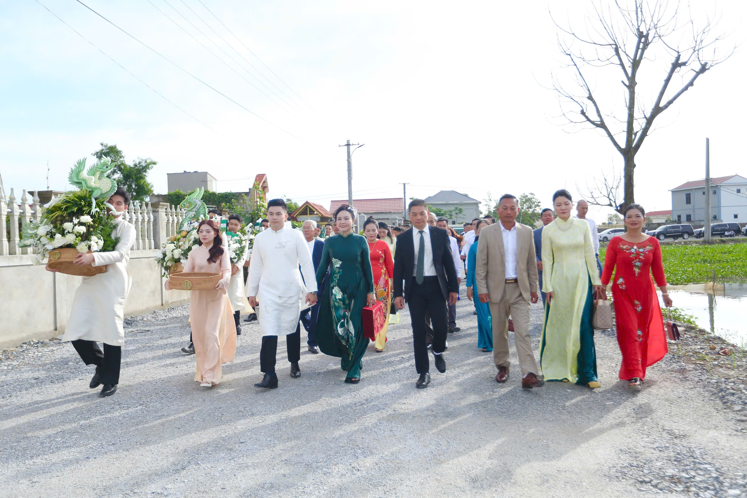 Hoa hậu Việt Nam 2020 Đỗ Thị Hà lộng lẫy trong lễ nạp tài - Ảnh 6.