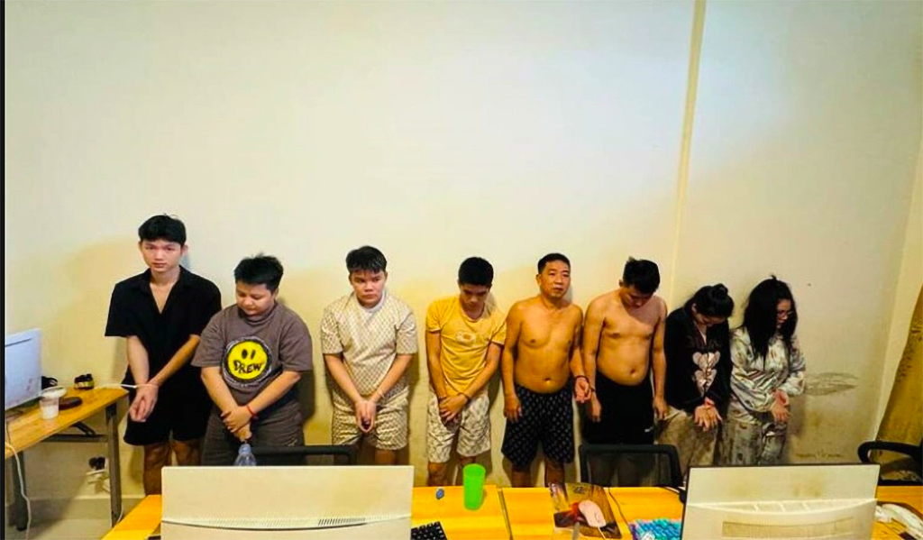 Bẫy 'việc nhẹ, lương cao' vẫn nóng- Ảnh 3. Bẫy 'việc nhẹ, lương cao' vẫn nóng- Ảnh 3.