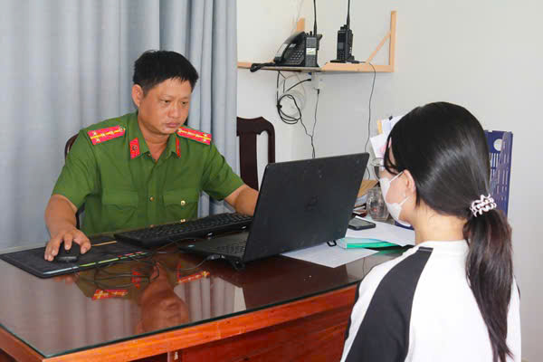 Đồng Tháp Giải cứu cô gái 23 tuổi bị lừa bán sang Campuchia trở về an toàn - Ảnh 1. Đồng Tháp Giải cứu cô gái 23 tuổi bị lừa bán sang Campuchia trở về an toàn - Ảnh 1.