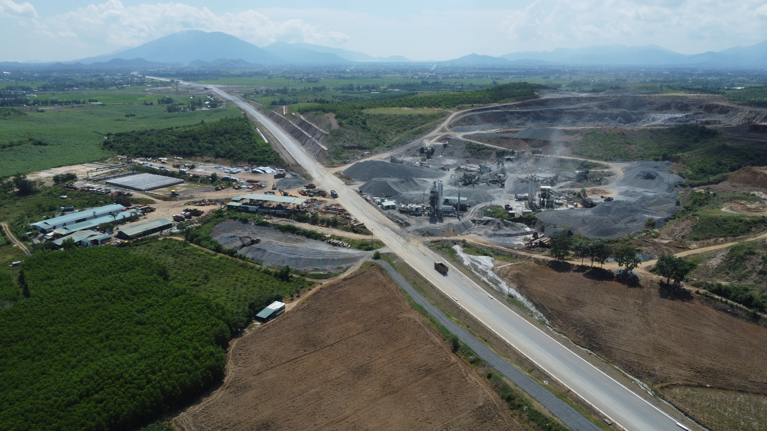 20 km đầu tuyến cao tốc Khánh Hòa - Buôn Ma Thuột dần về đích - Ảnh 3.