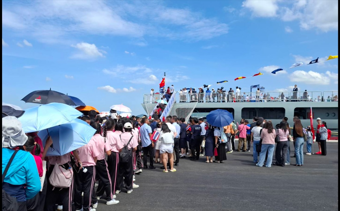 Tàu hải quân Trung Quốc cập cảng Thái Lan, lần đầu cho công chúng lên tàu- Ảnh 2.