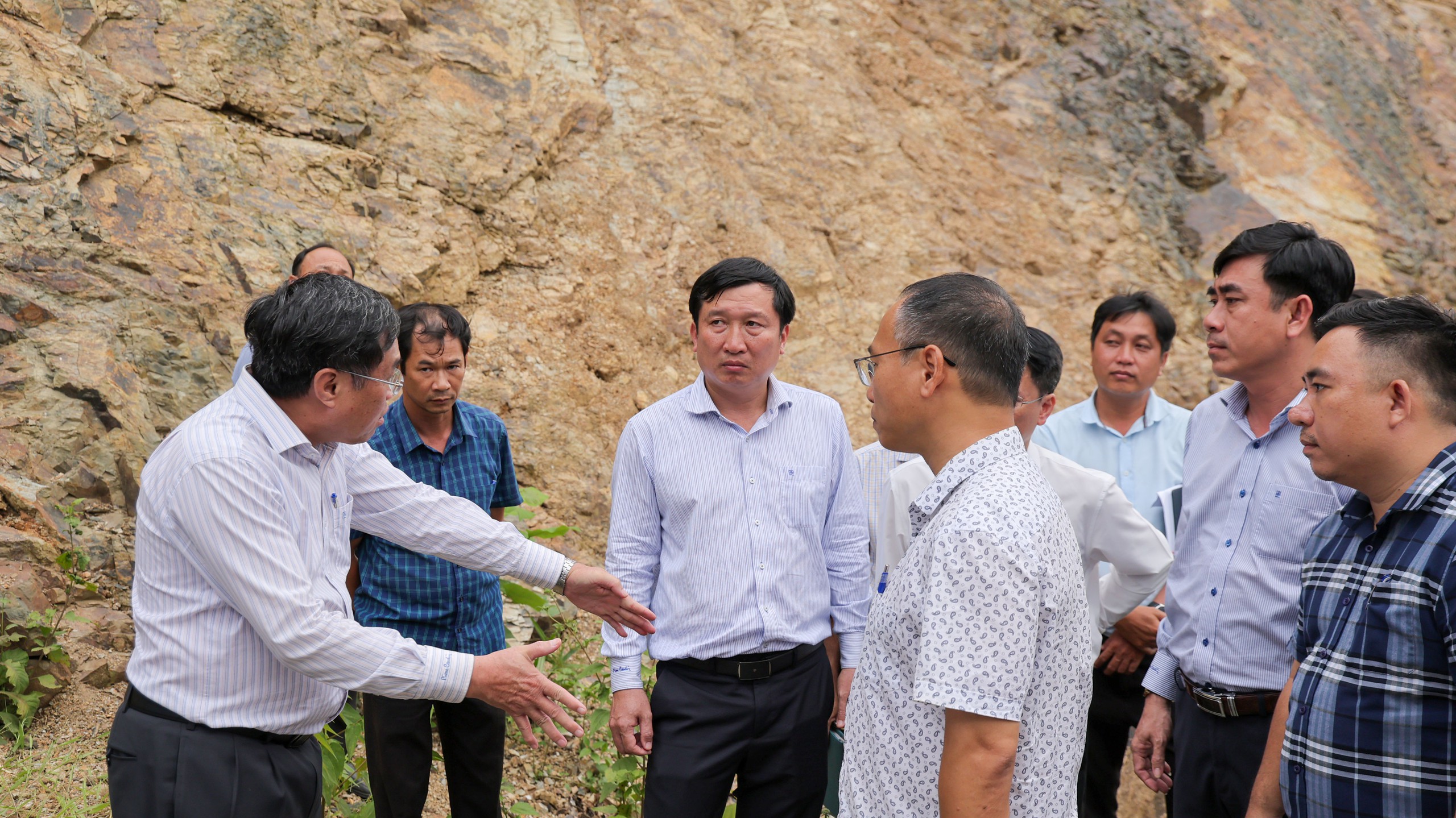 Tiến độ thi công chậm của các công trình cầu trên QL28B tại Lâm Đồng - Ảnh 2. Tiến độ thi công chậm của các công trình cầu trên QL28B tại Lâm Đồng - Ảnh 2.