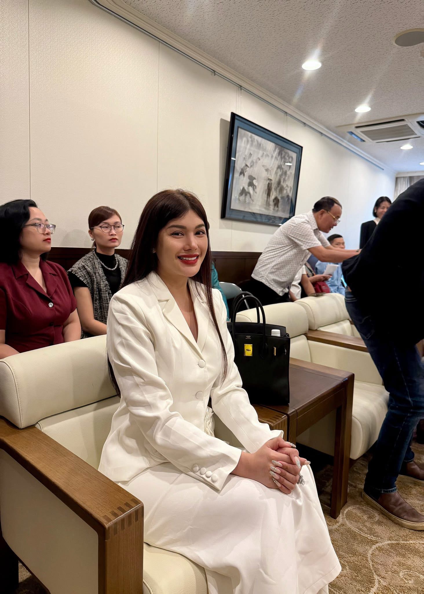 'Ngọc nữ bolero' Lily Chen ra sao sau khi trượt Top 15 Miss Grand Vietnam 2025? - Ảnh 1.